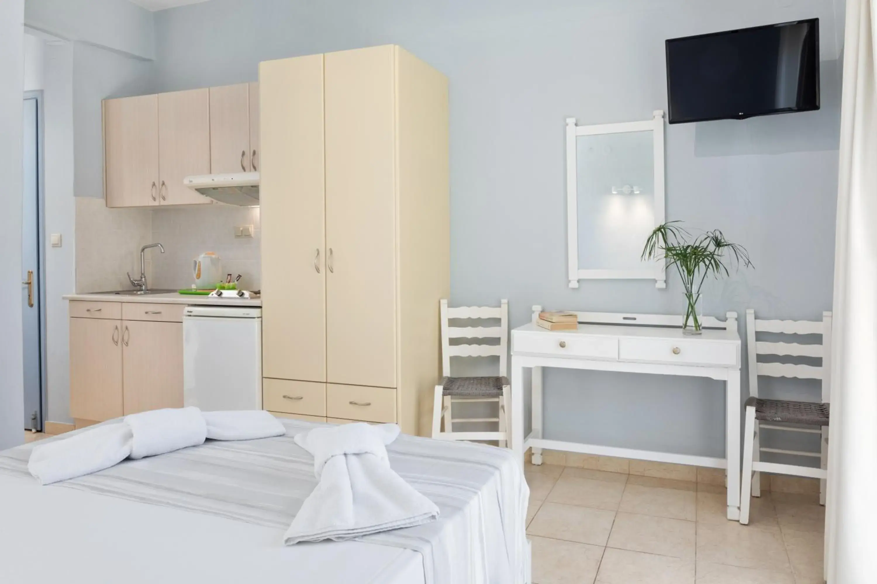 Bed in Bella Vista Beach Hotel Bed in Bella Vista Beach Hotel