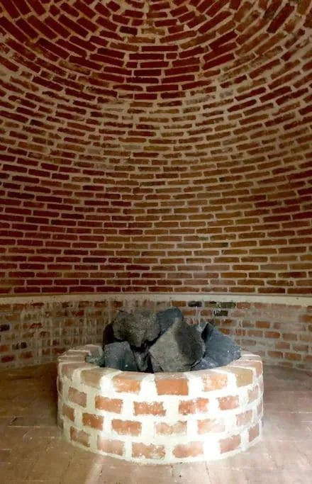 Near Beach+Jungle Views. King bed+220 megs+2 bikes