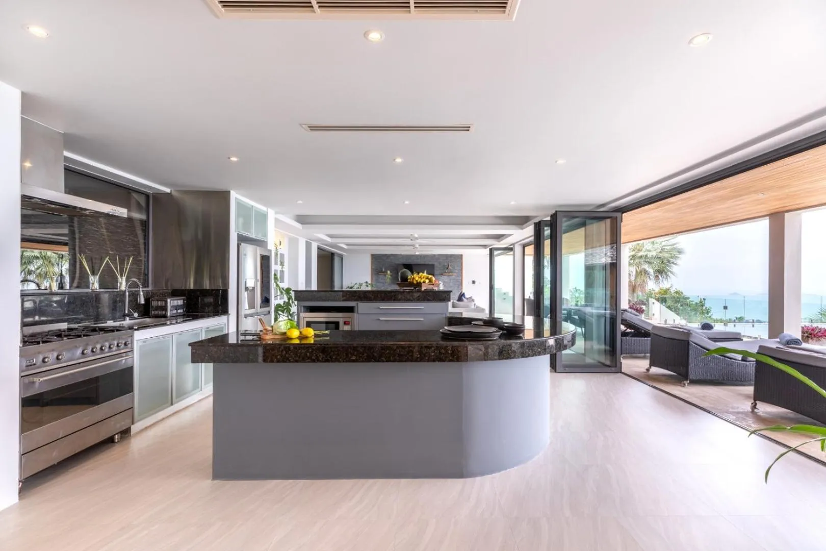 Kitchen or kitchenette in Villa Firefly- Spectacular Family Friendly Villa