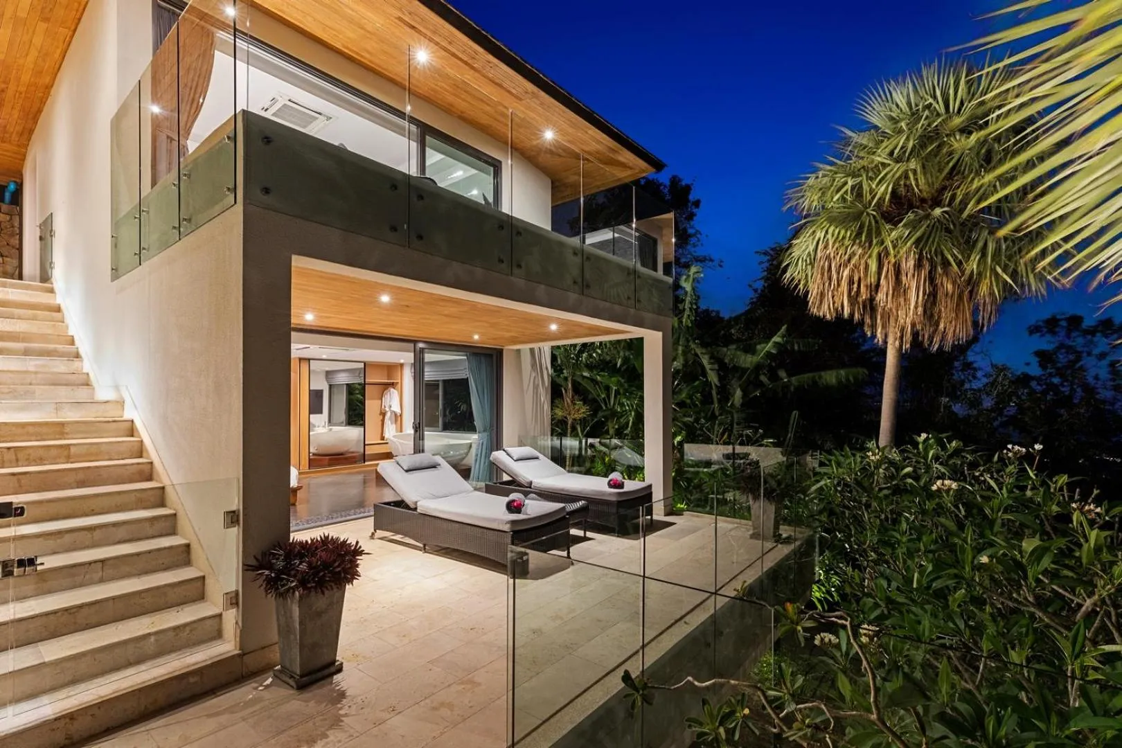 Night in Villa Firefly- Spectacular Family Friendly Villa