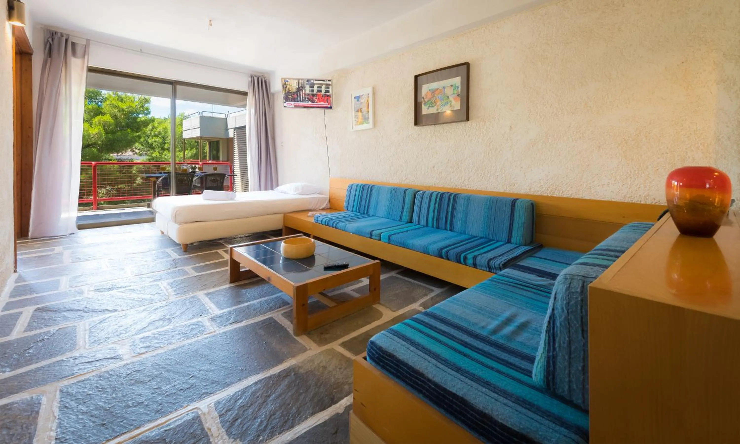 Living room in Apollonia Hotel Apartments