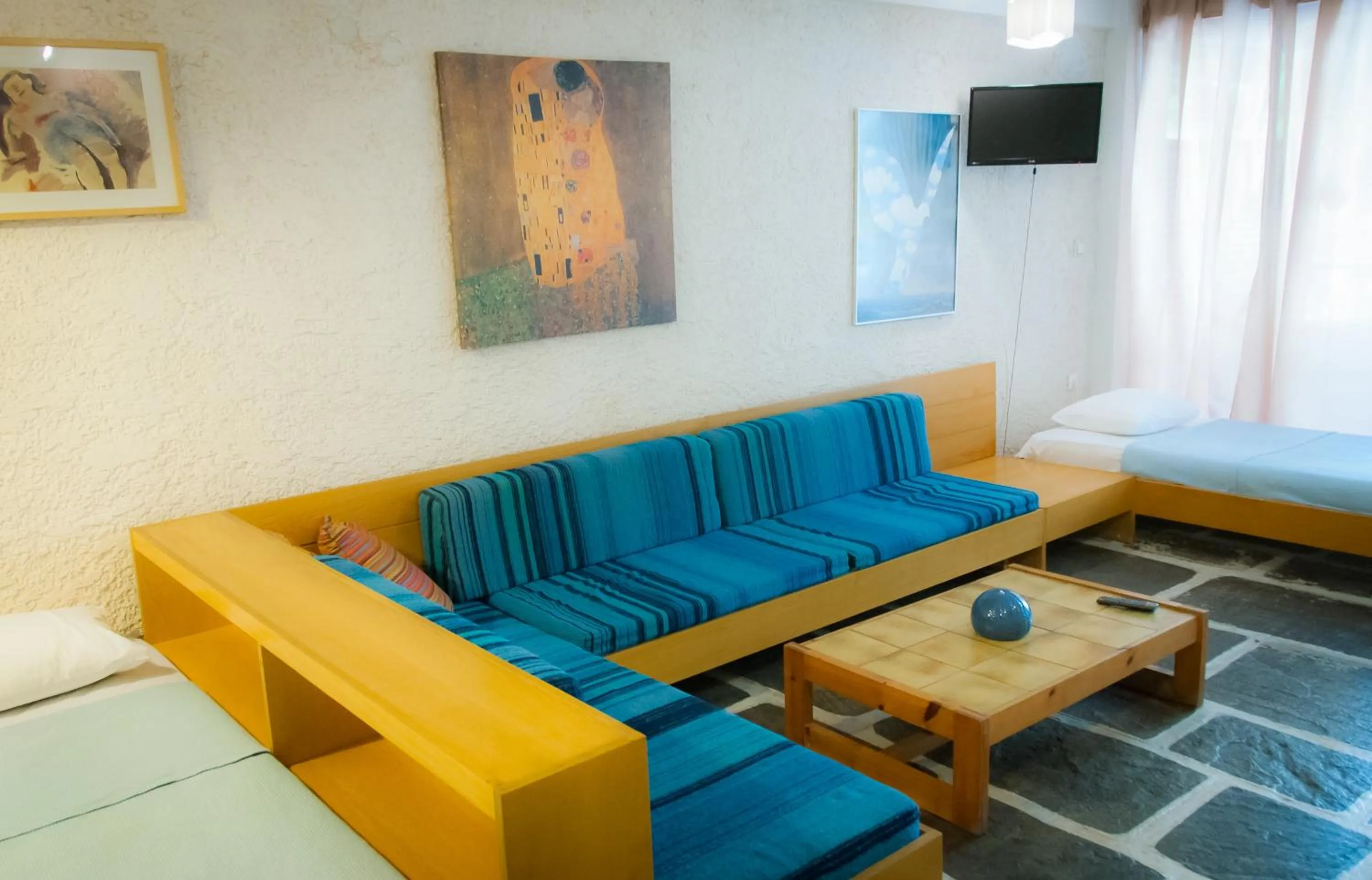 Living room, Bed in Apollonia Hotel Apartments