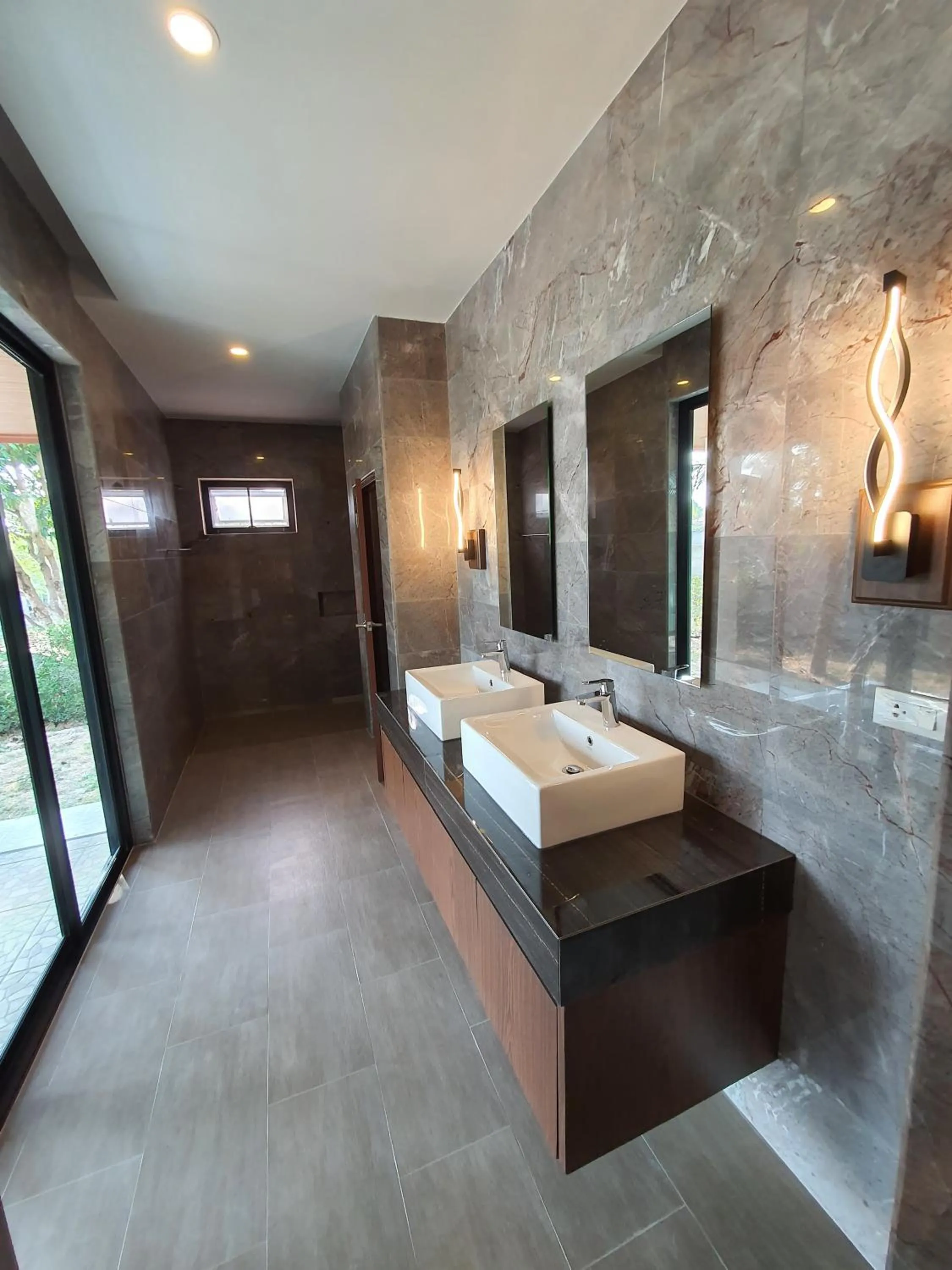 Siri Thai Lodges