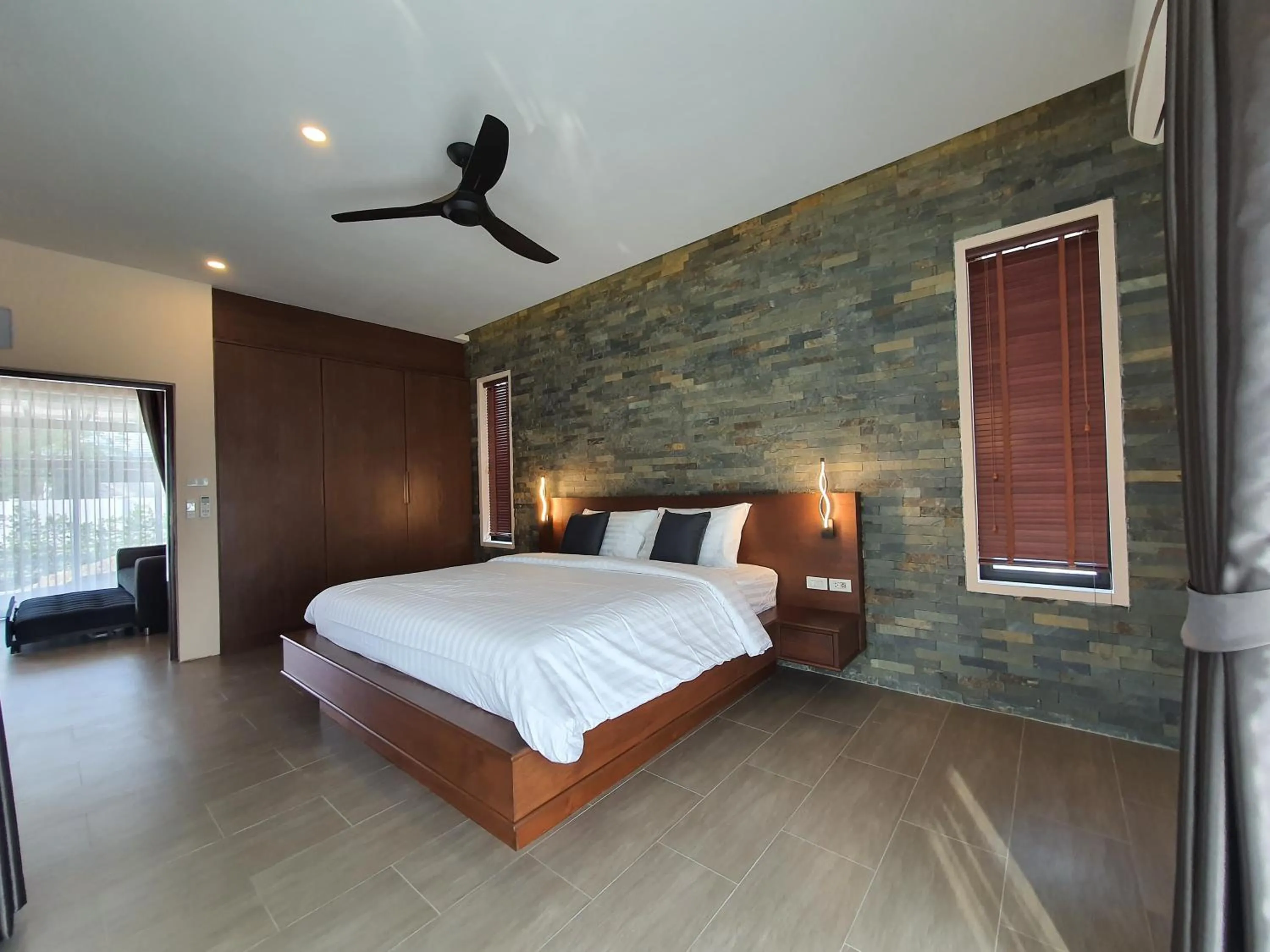 Siri Thai Lodges
