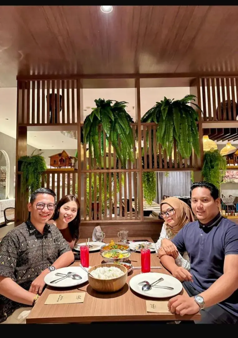 Restaurant/places to eat in Miracle Gallery Hotel Restaurant/places to eat in Miracle Gallery Hotel