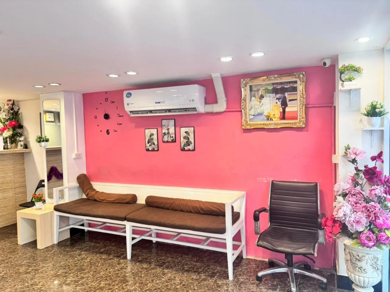 Lobby or reception in Miracle Gallery Hotel