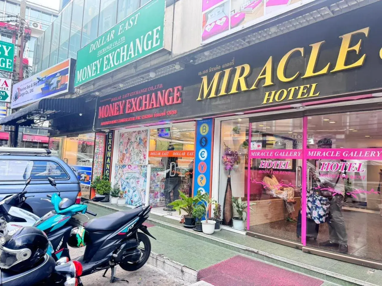 Property building in Miracle Gallery Hotel Property building in Miracle Gallery Hotel