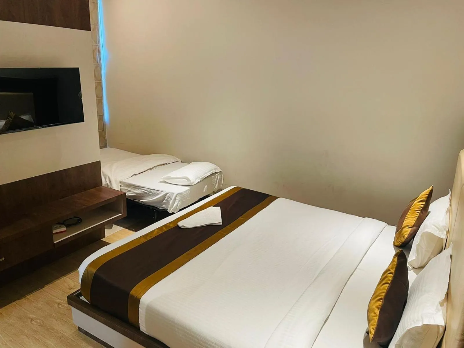 Restaurant/places to eat, Bed in Hotel Banaras Villa