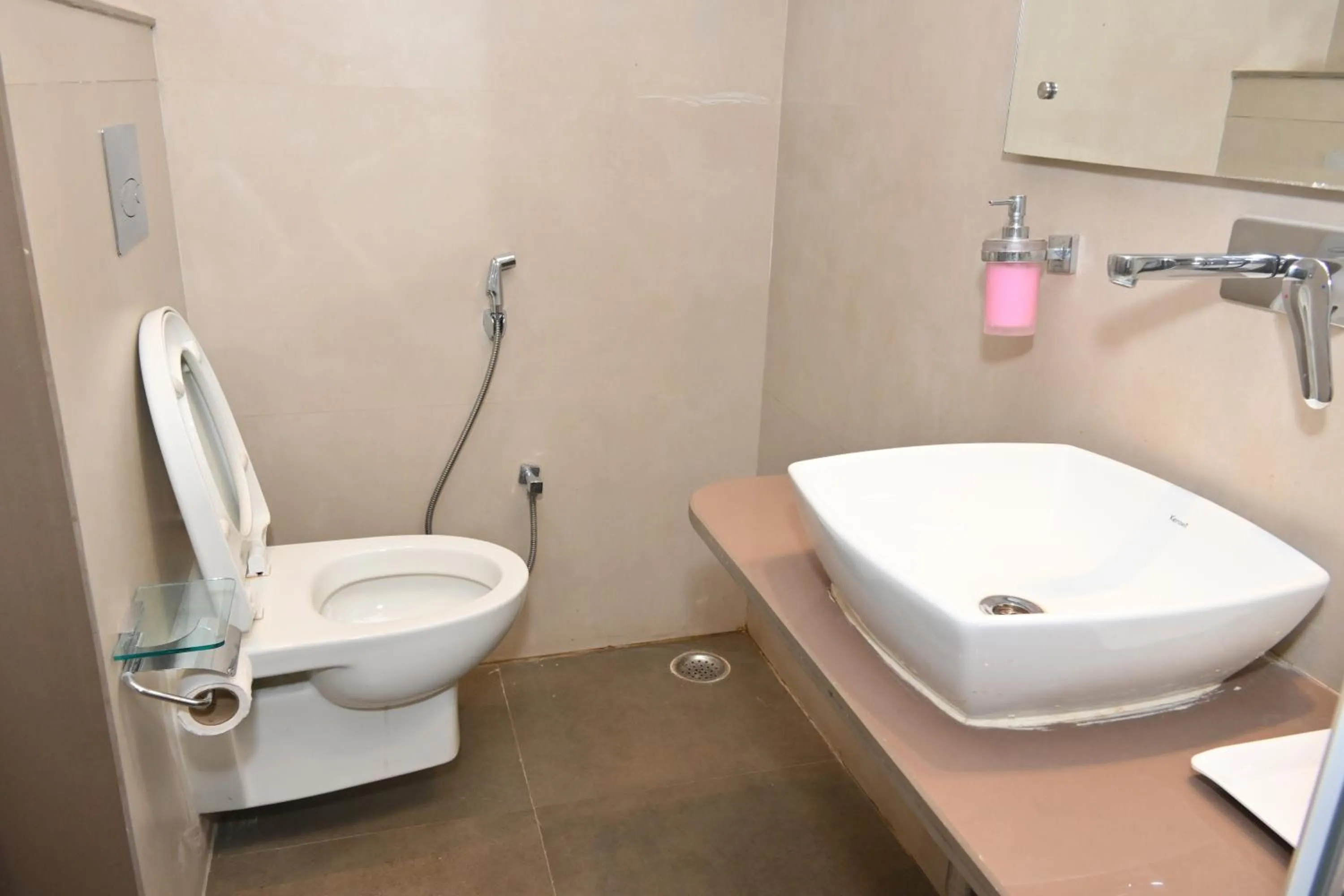 Toilet in Hotel Banaras Villa