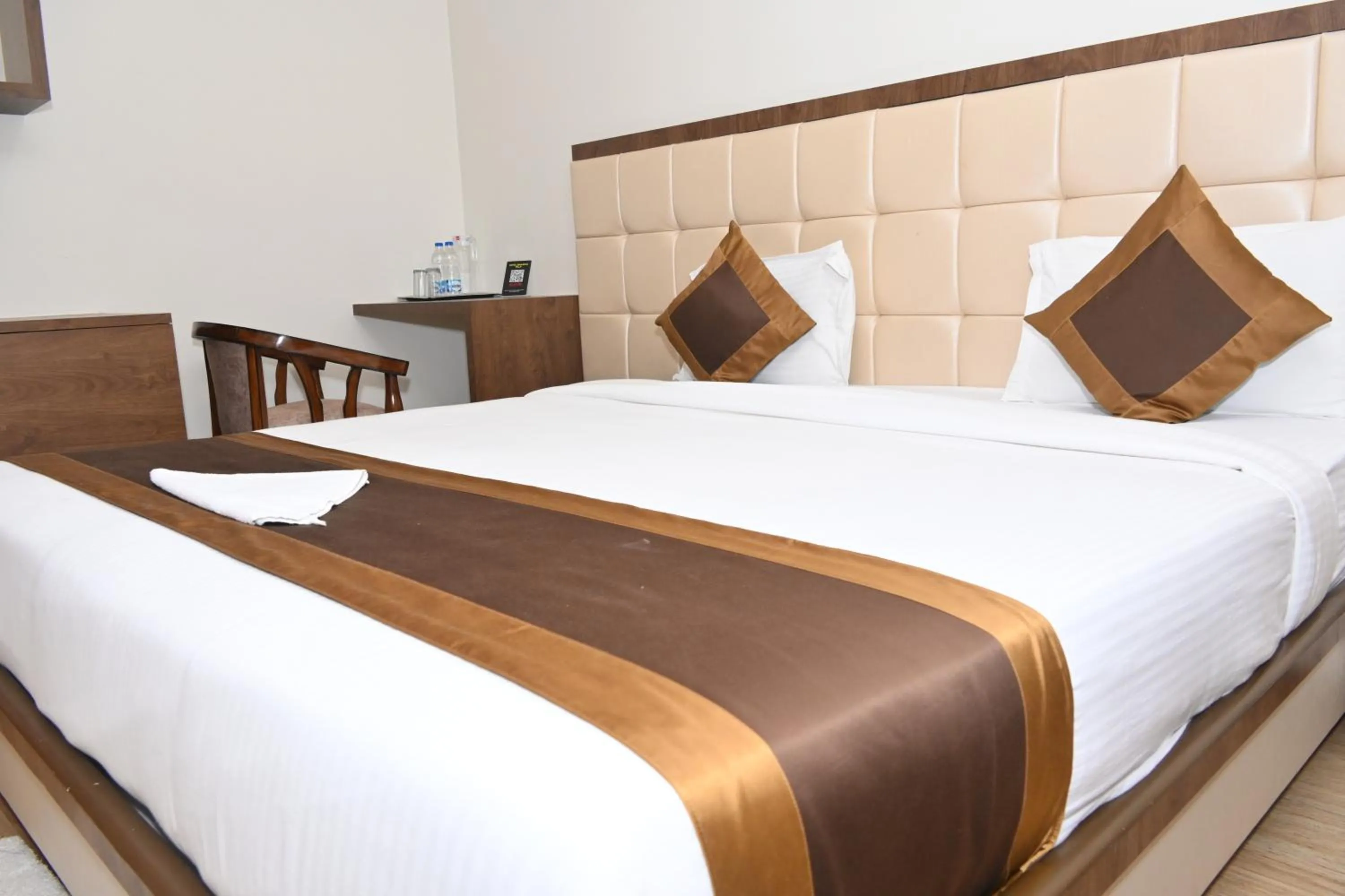 Bedroom, Bed in Hotel Banaras Villa