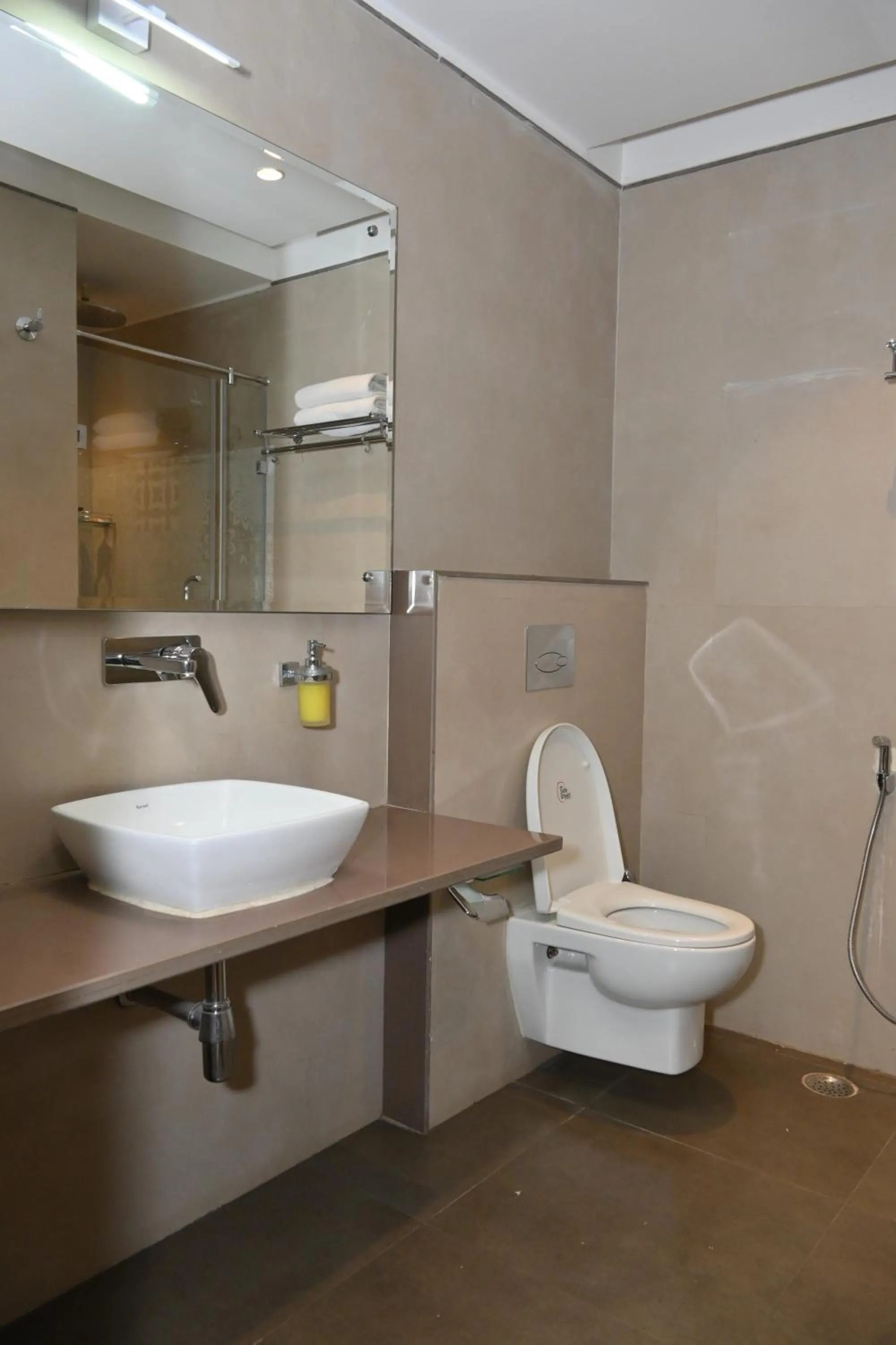 Toilet in Hotel Banaras Villa