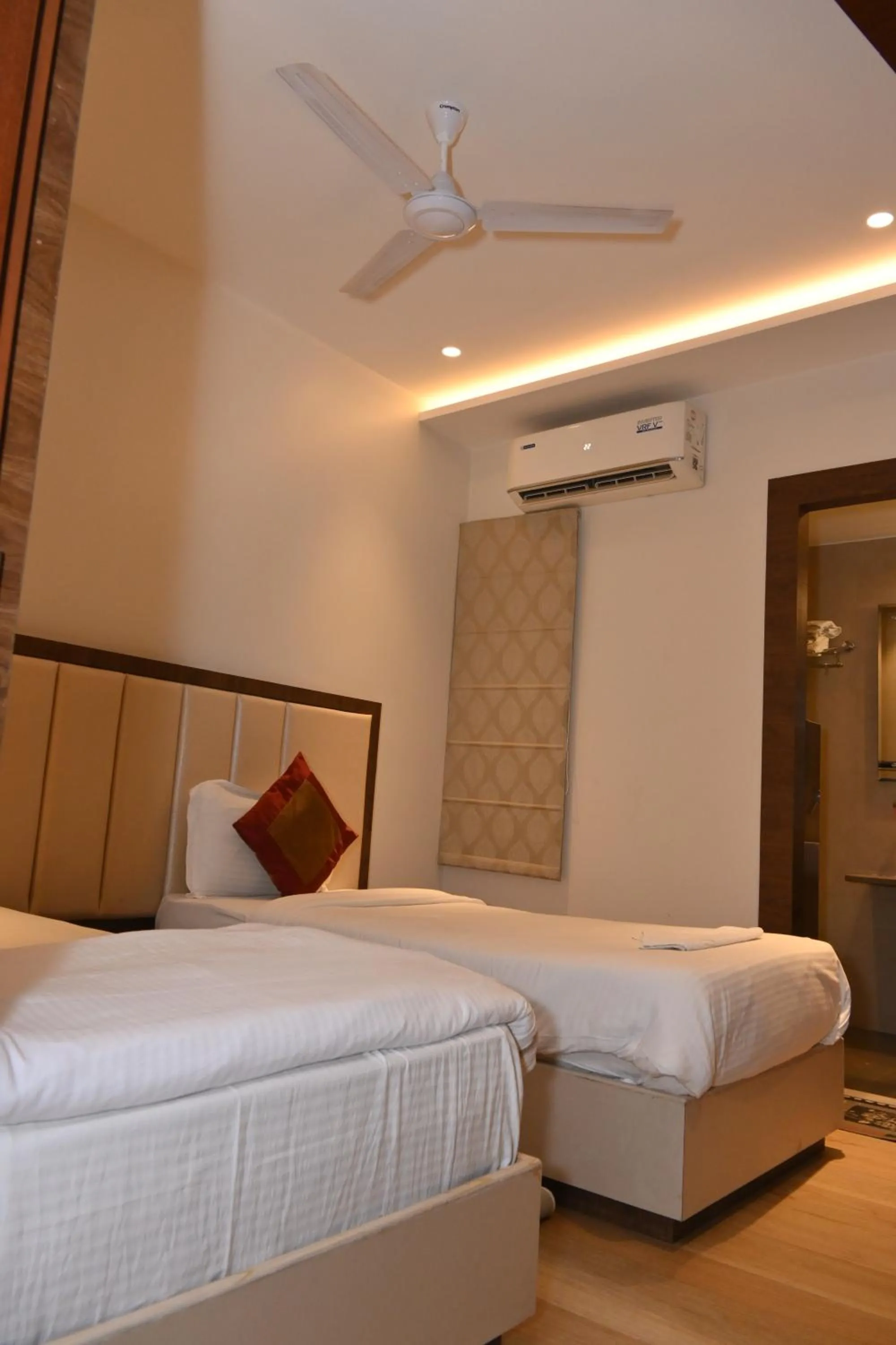 Bedroom, Bed in Hotel Banaras Villa
