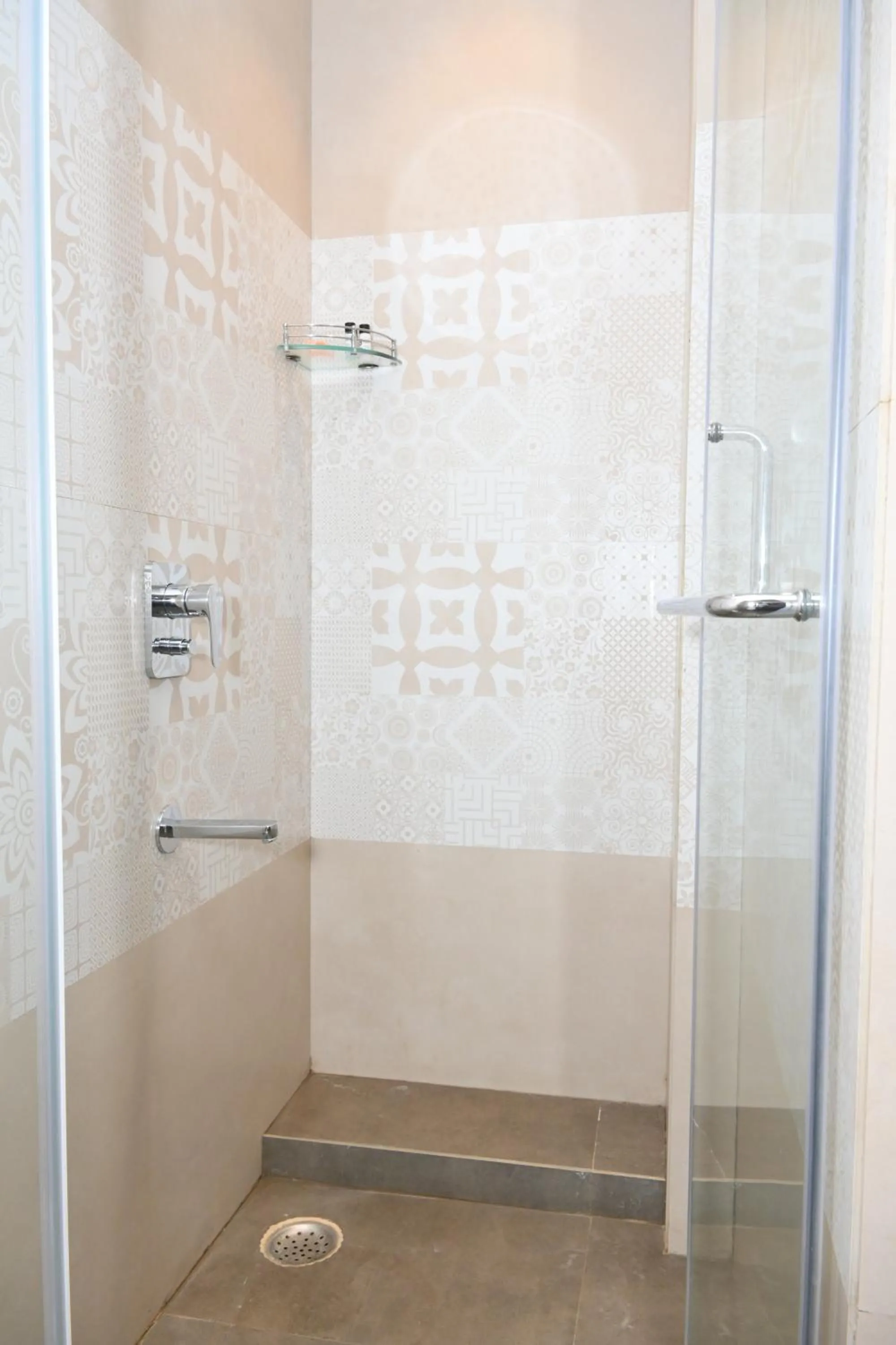 Shower in Hotel Banaras Villa
