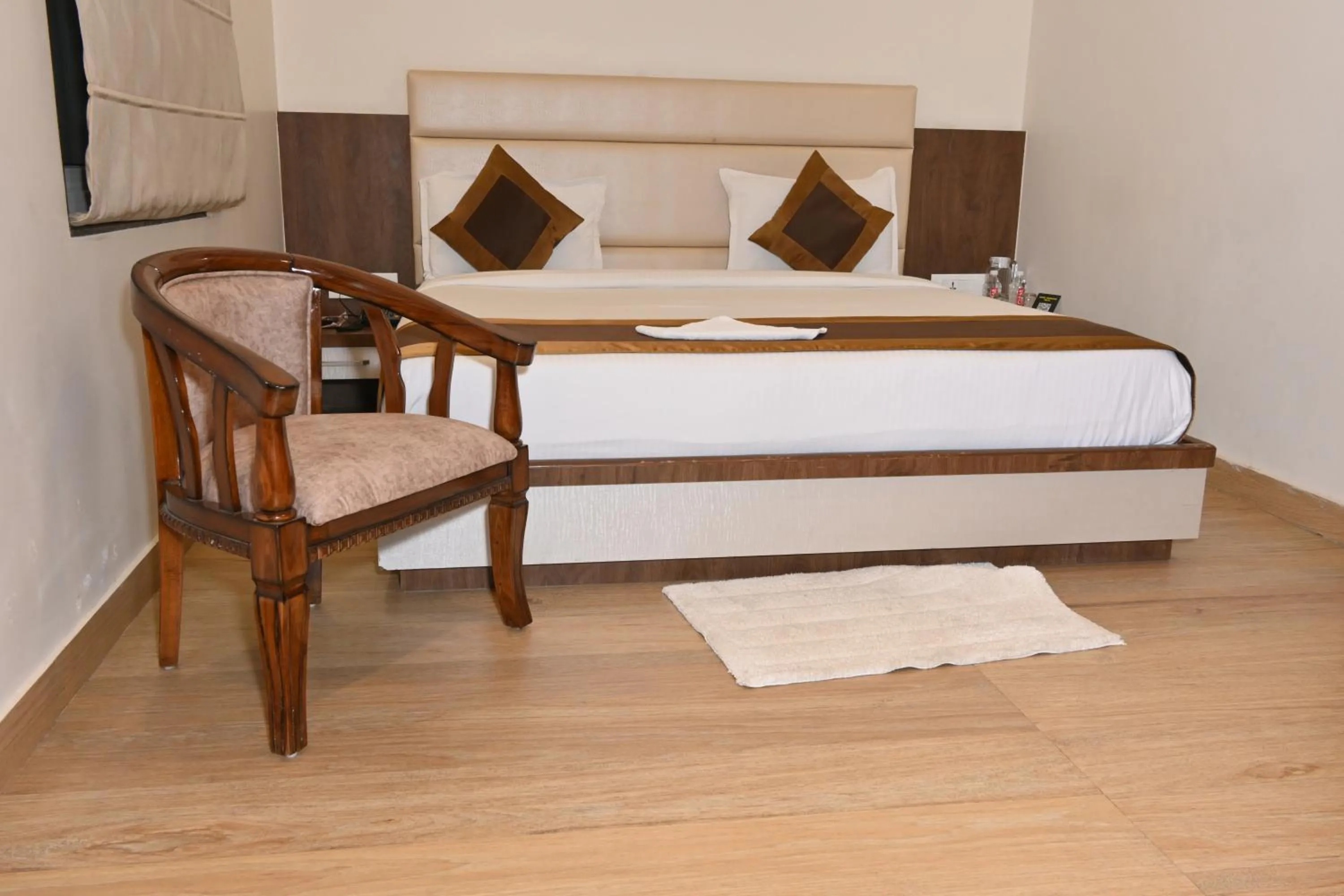 Bedroom, Bed in Hotel Banaras Villa