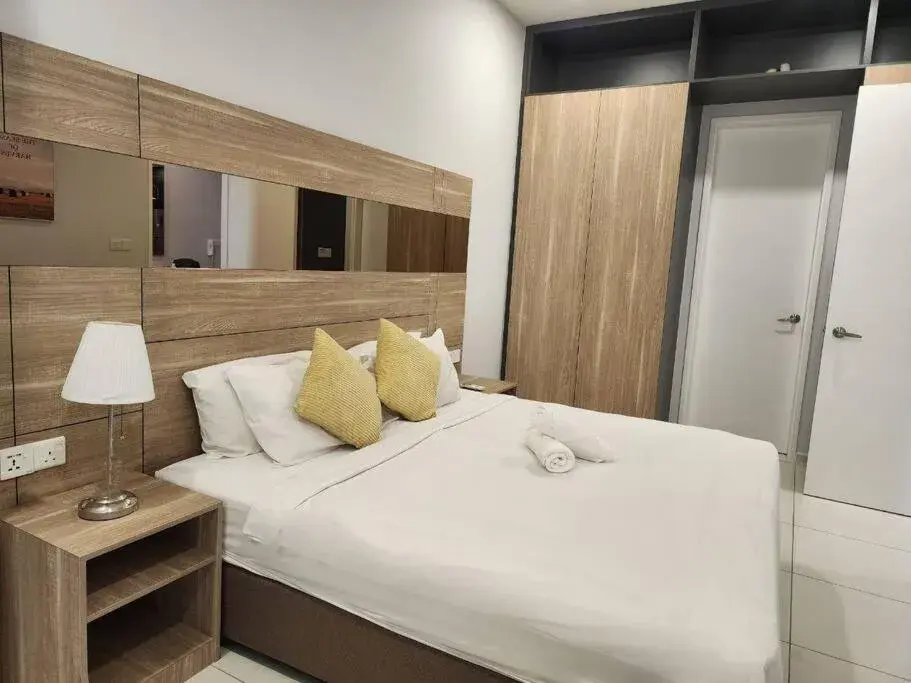 Family Suite with King and Queen Bed Family Suite with King and Queen Bed