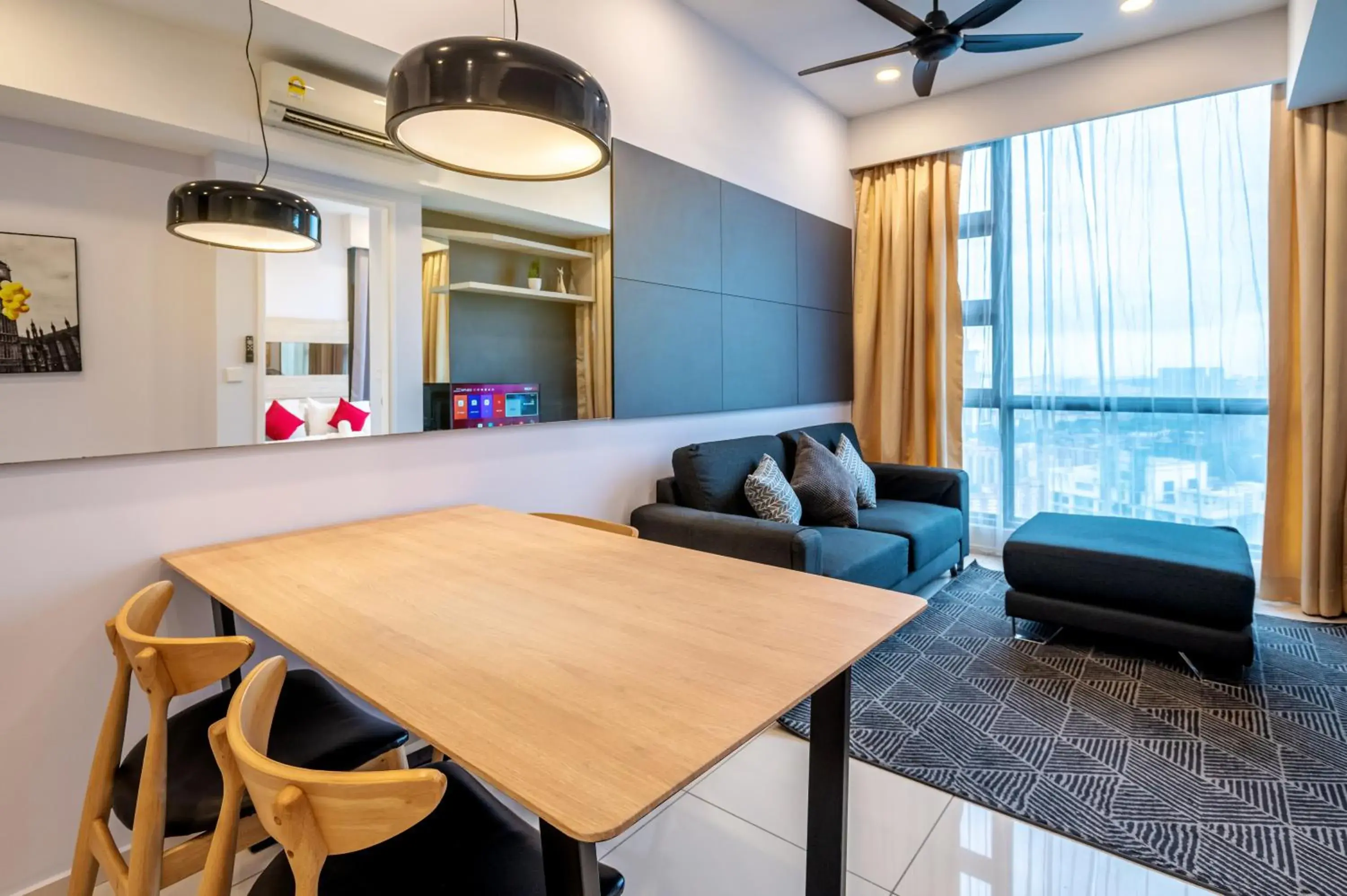 Family Suite with King and Queen Bed Family Suite with King and Queen Bed