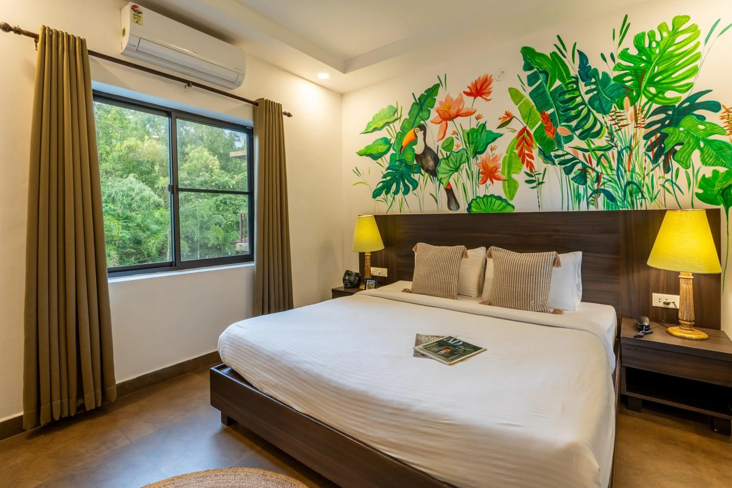Bed in Locomo Boutique, Morjim - Cozy tropical stay, near beach