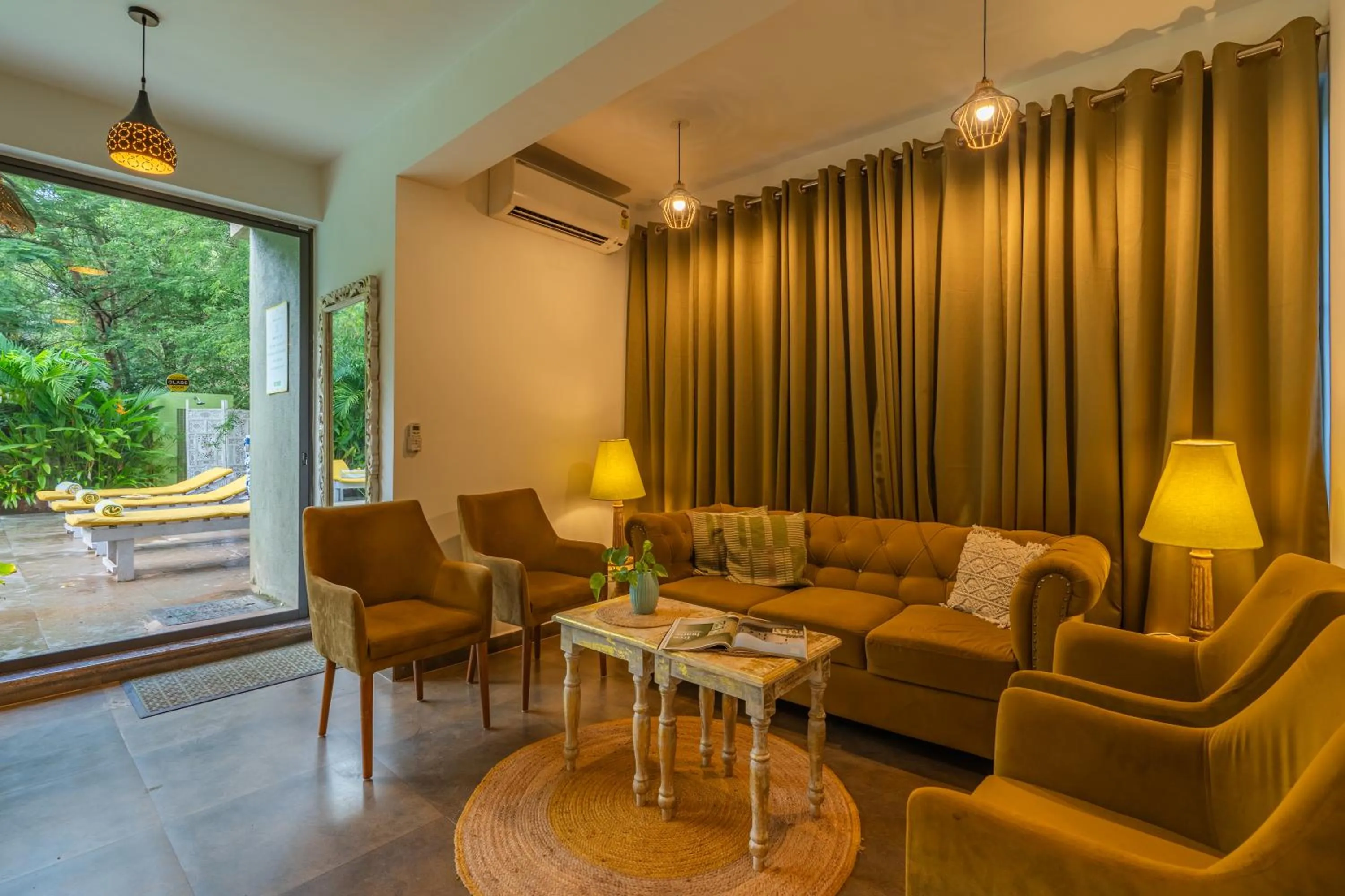 Seating area in Locomo Boutique, Morjim - Cozy tropical stay, near beach