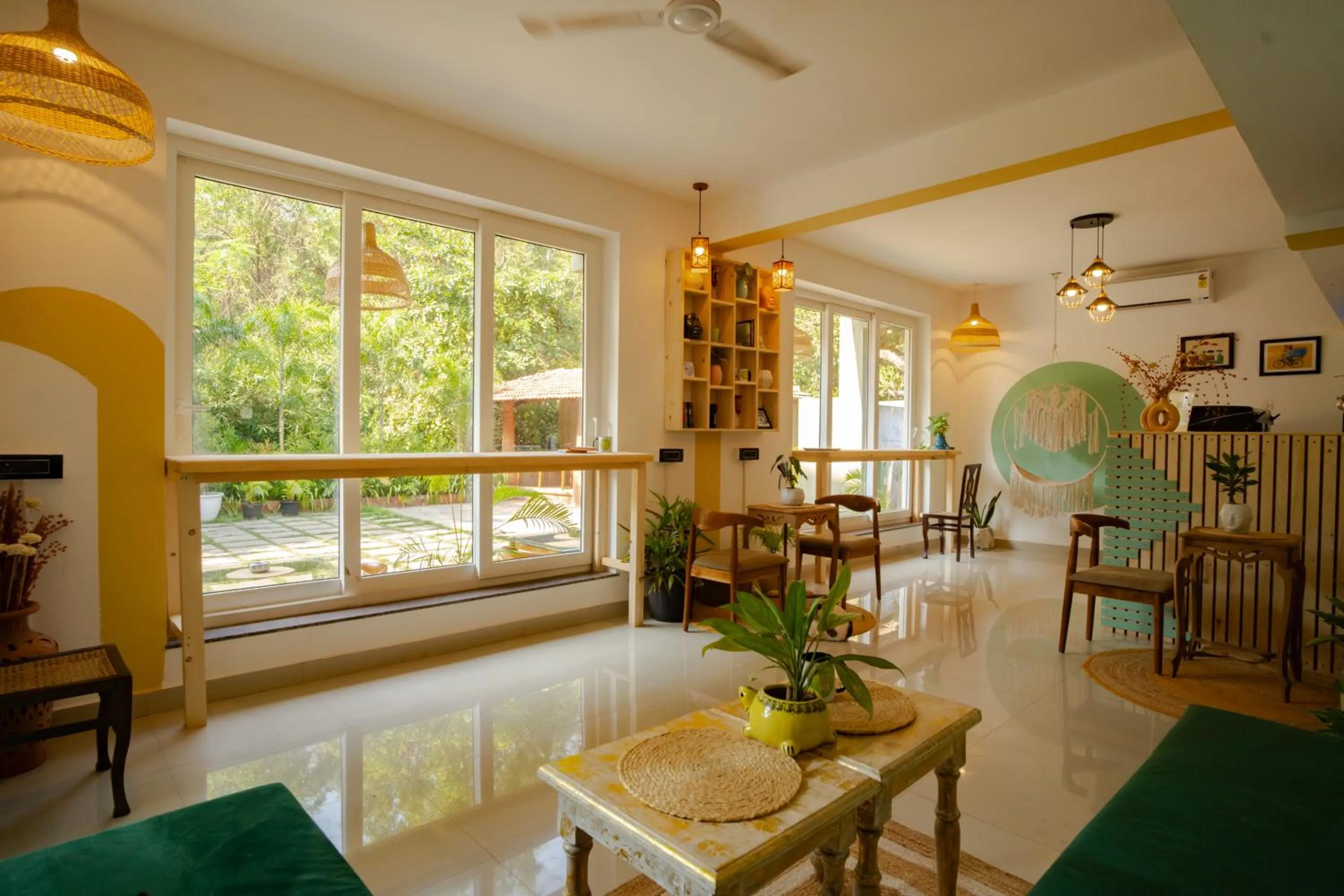 Living room in Locomo Boutique, Morjim - Cozy tropical stay, near beach