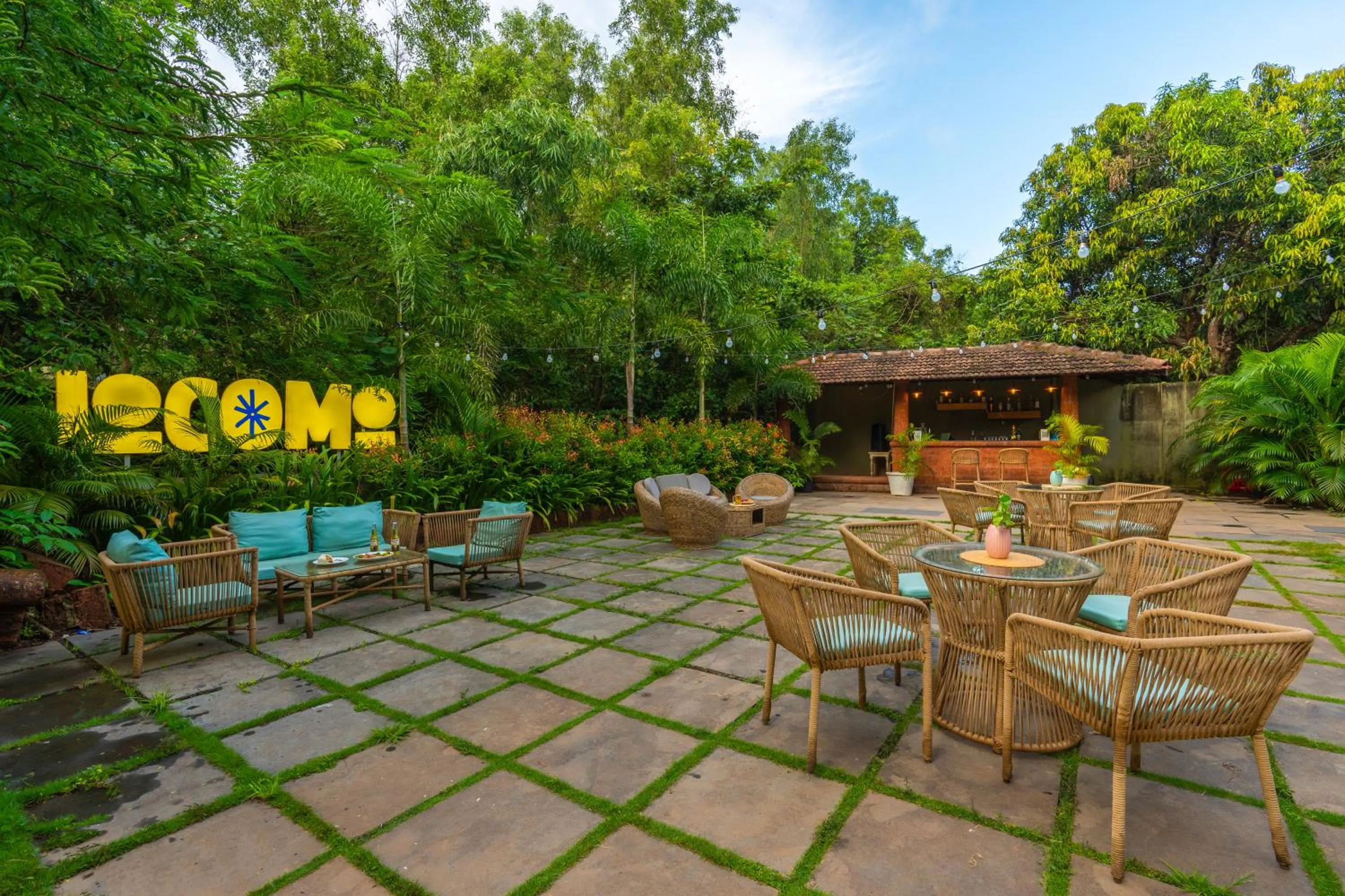 Garden in Locomo Boutique, Morjim - Cozy tropical stay, near beach