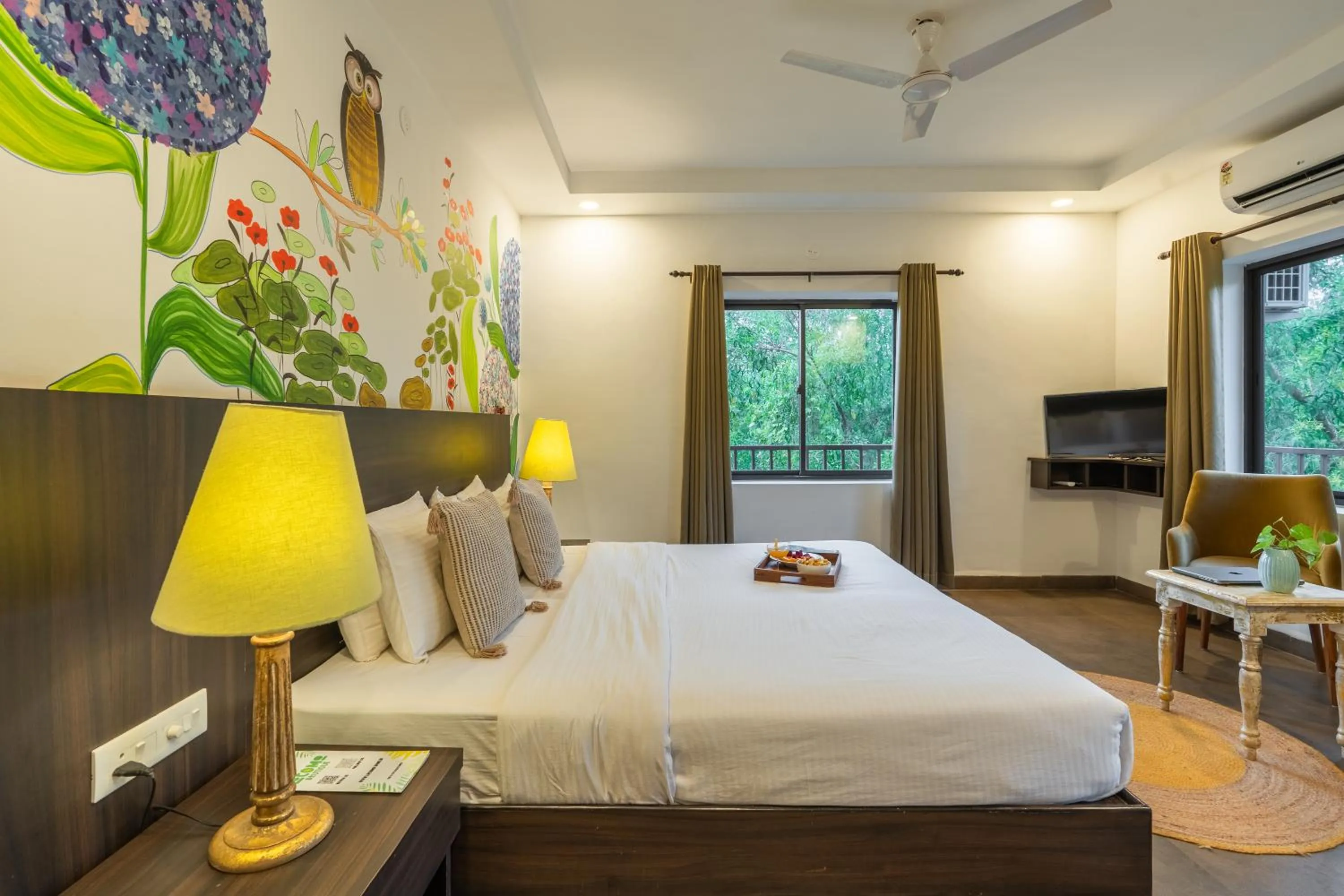 Photo of the whole room, Bed in Locomo Boutique, Morjim - Cozy tropical stay, near beach