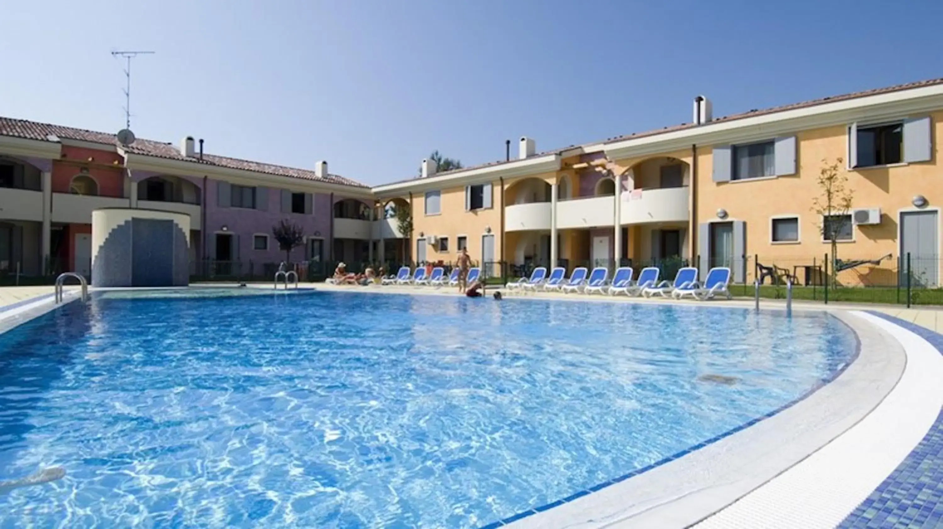 Bright apartment with private garden Bright apartment with private garden