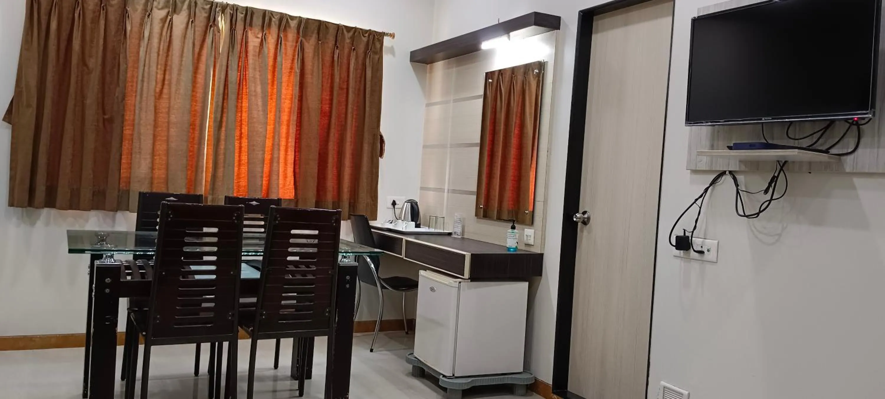 Dining area in Hotel Bagga International