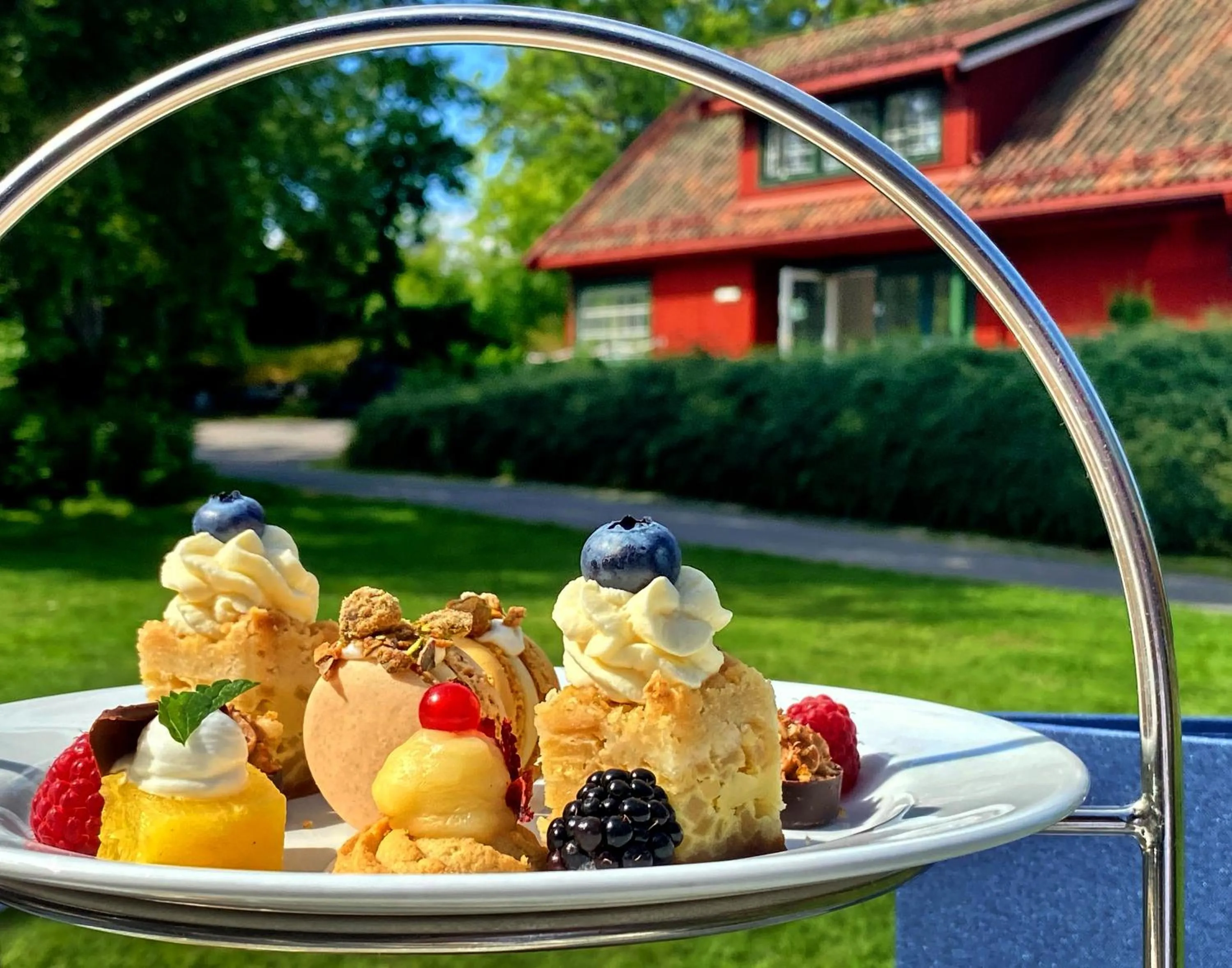 Garden in Engø Gård Hotel & Restaurant