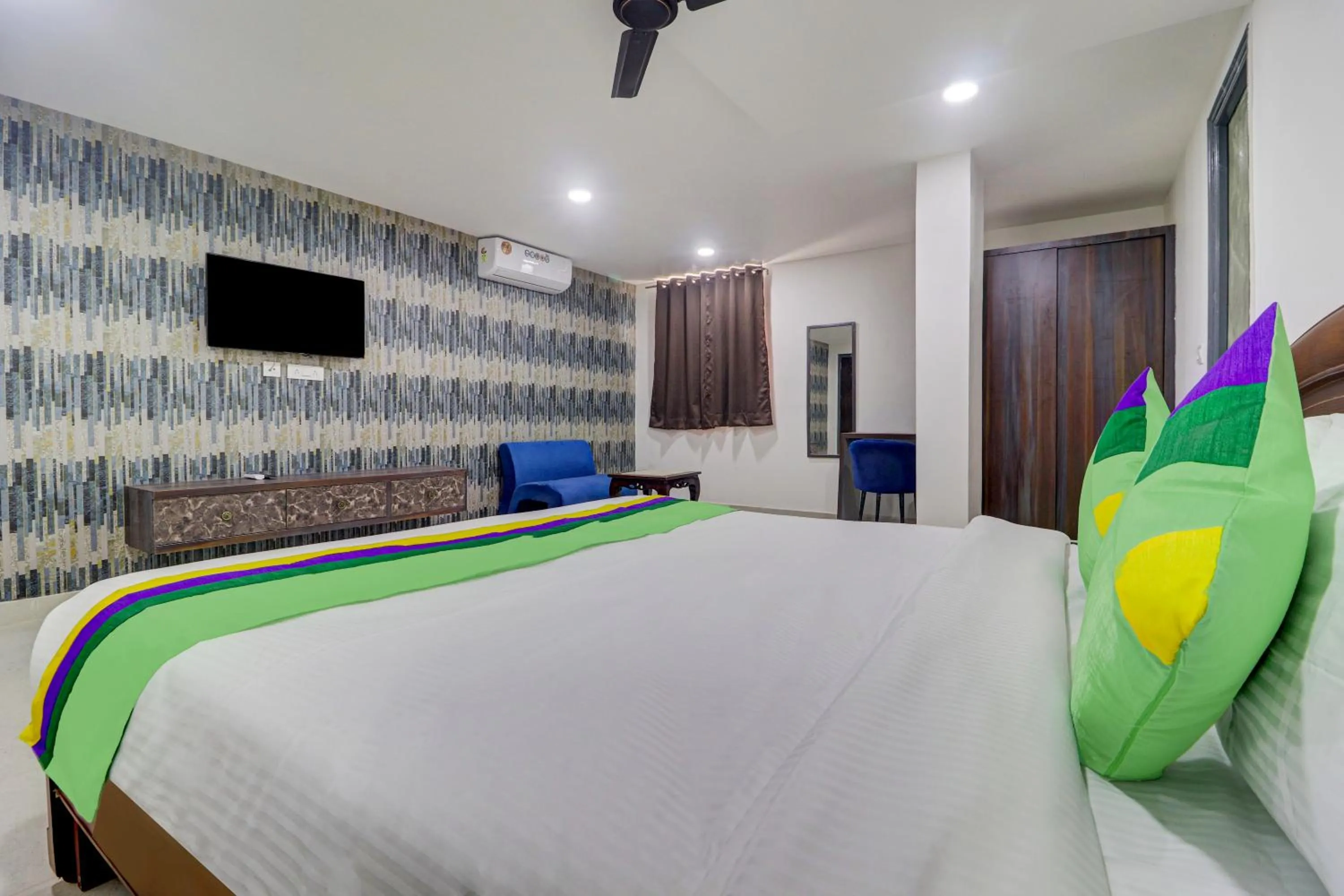 Bedroom, Bed in Treebo Destination Inn