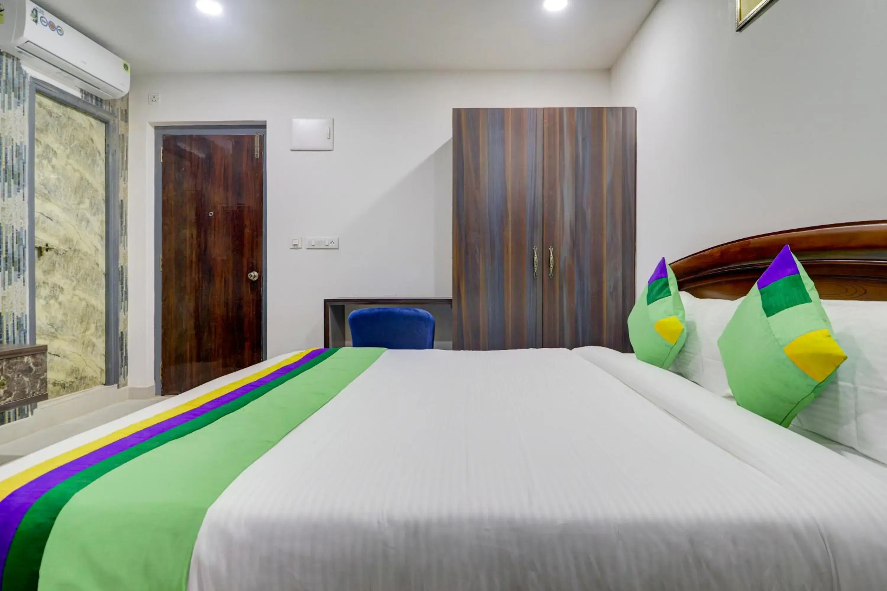 Bedroom, Bed in Treebo Destination Inn Bedroom, Bed in Treebo Destination Inn