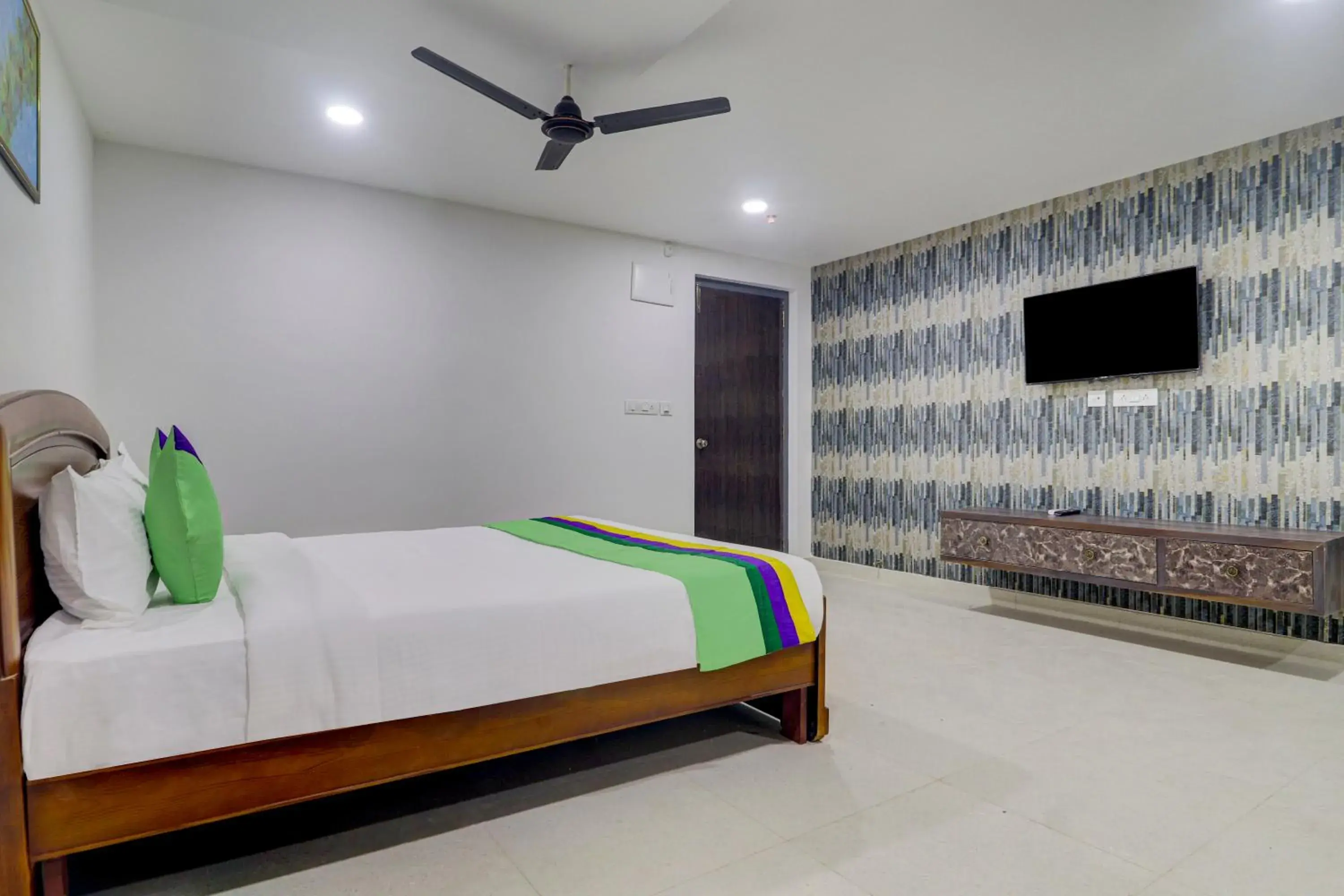 Bedroom, Bed in Treebo Destination Inn Bedroom, Bed in Treebo Destination Inn