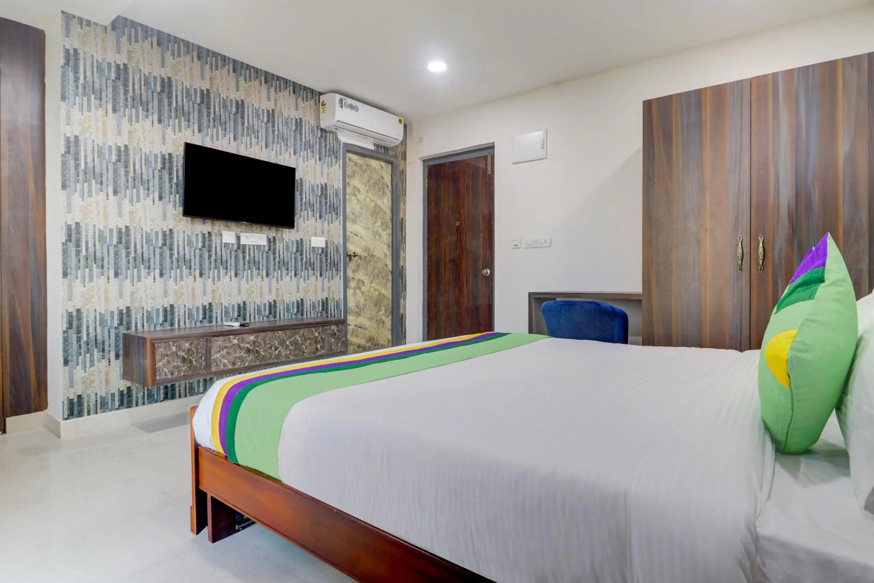 Bedroom, Bed in Treebo Destination Inn