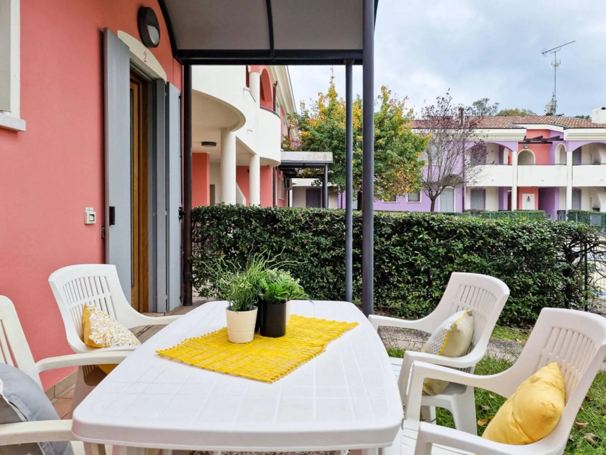 Poolside garden retreat