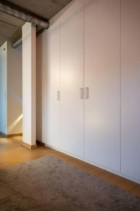 London 993 Loft 402