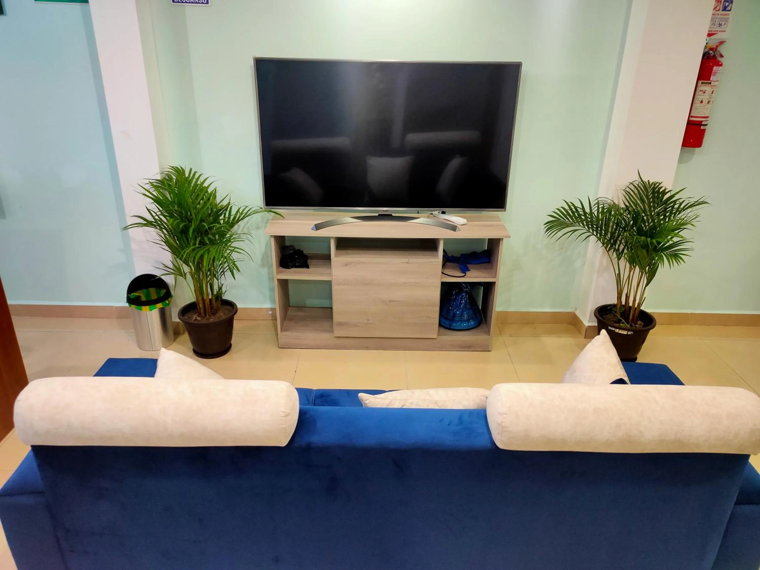 Communal lounge/ TV room in Hostal Valle Andino