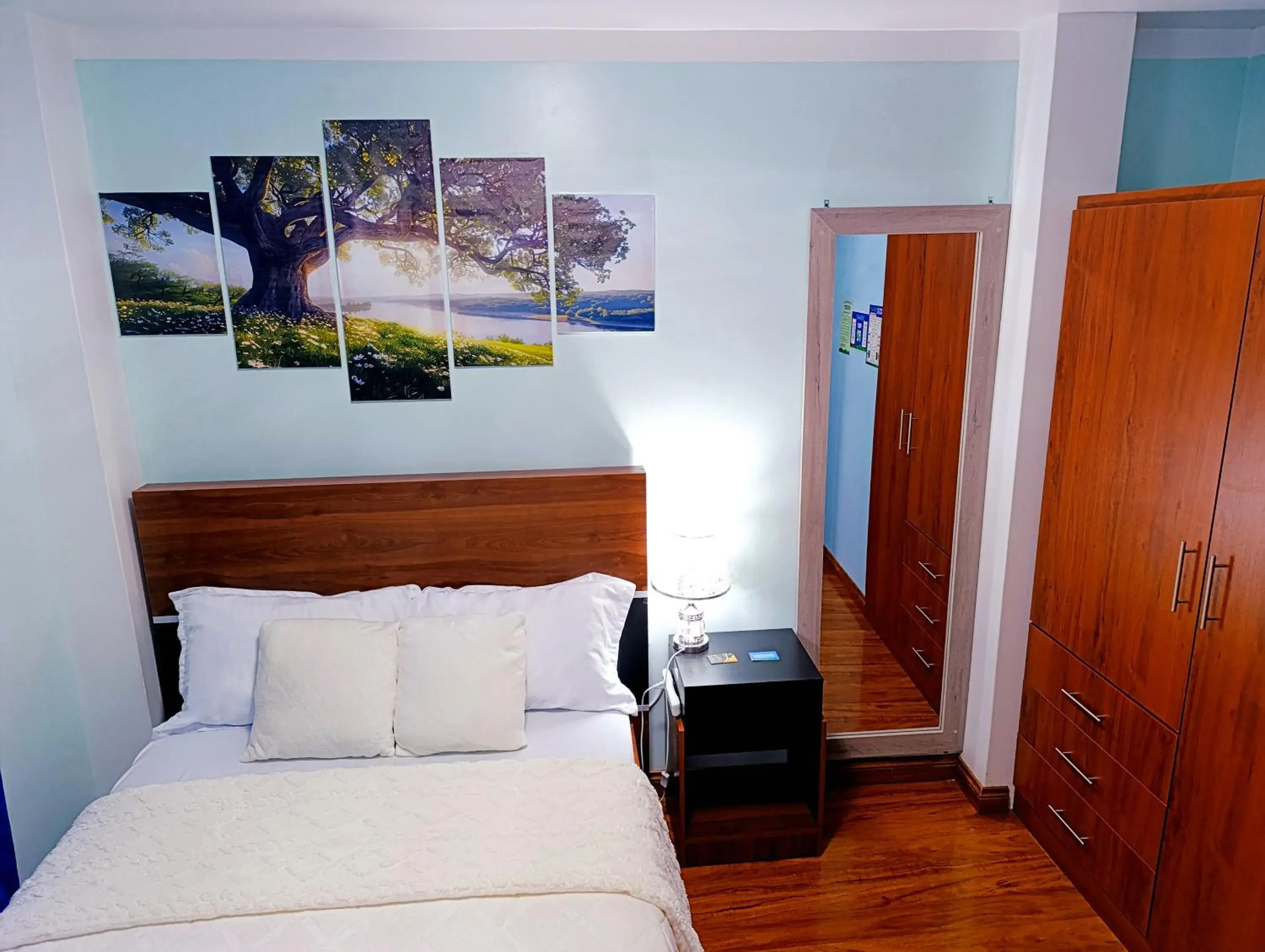 Deluxe Queen Room - single occupancy in Hostal Valle Andino Deluxe Queen Room - single occupancy in Hostal Valle Andino