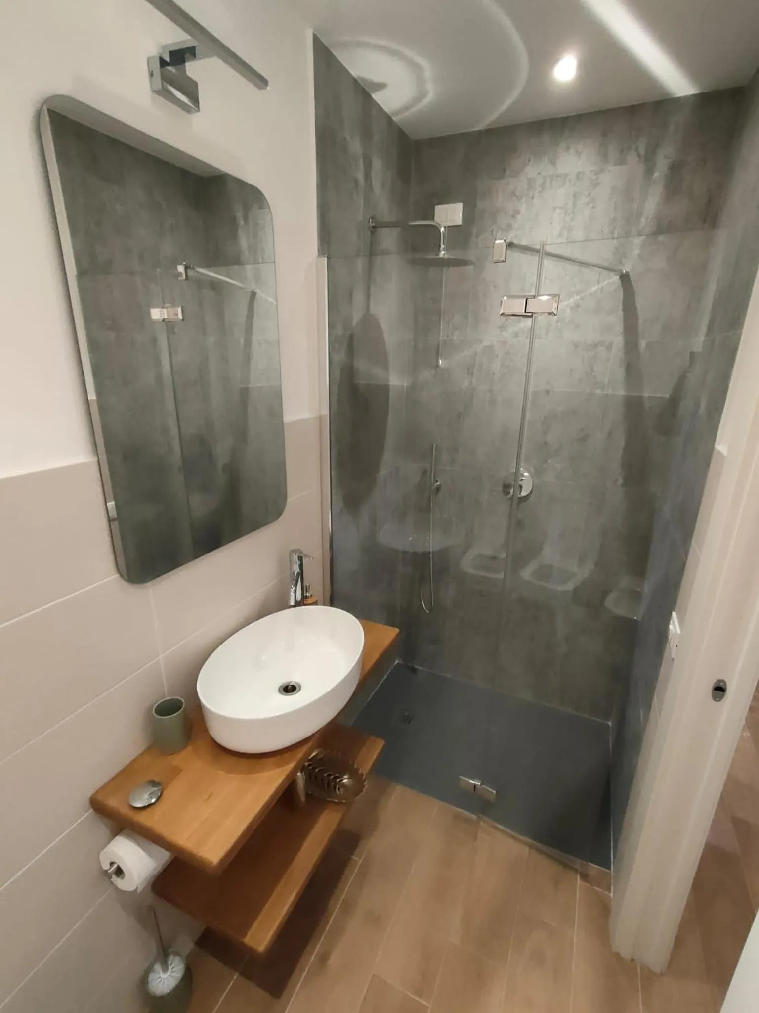 Shower in Smart Guesthouse Termini