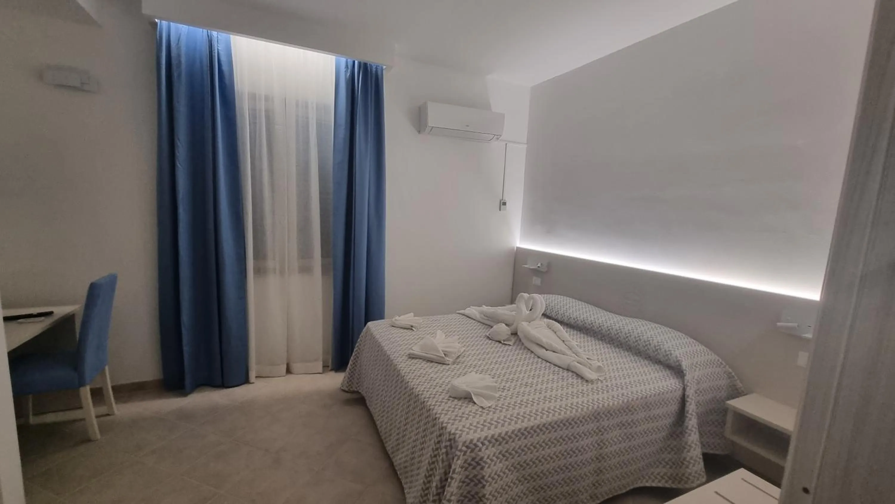 Bedroom, Bed in ValGiuSi Resort