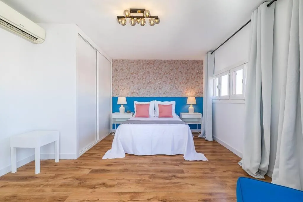 Bedroom in Apartamento con terraza en Barrio de Salamanca