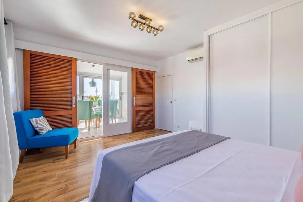 Bedroom in Apartamento con terraza en Barrio de Salamanca