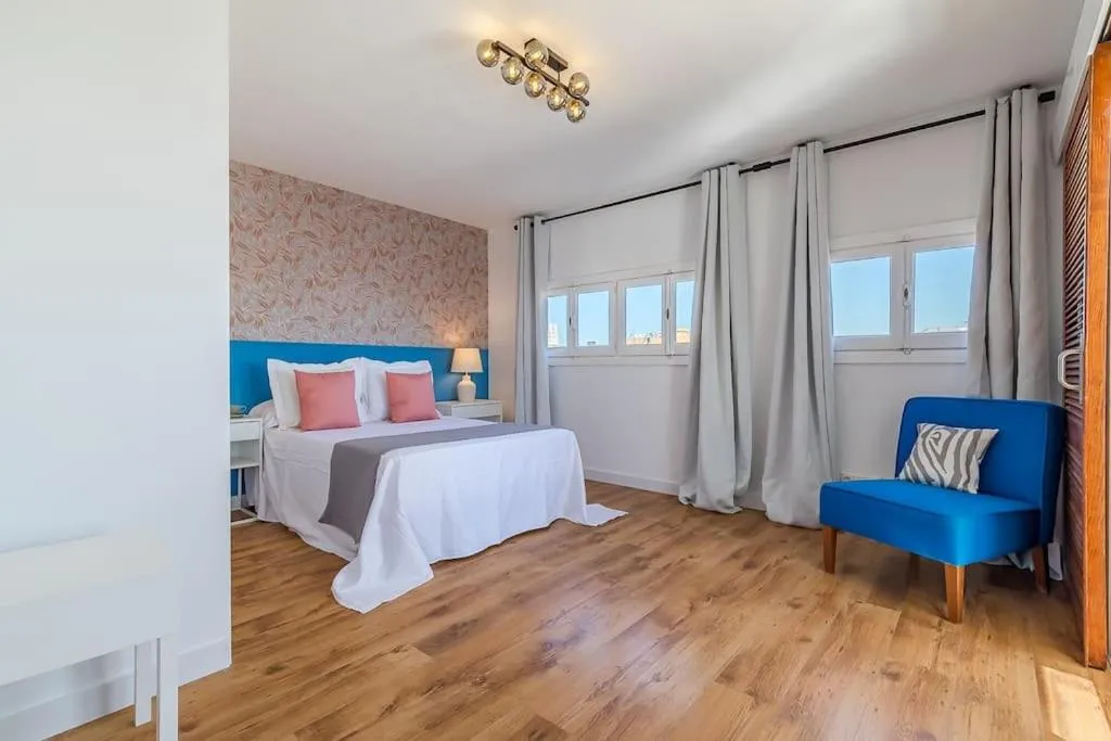 Bedroom in Apartamento con terraza en Barrio de Salamanca