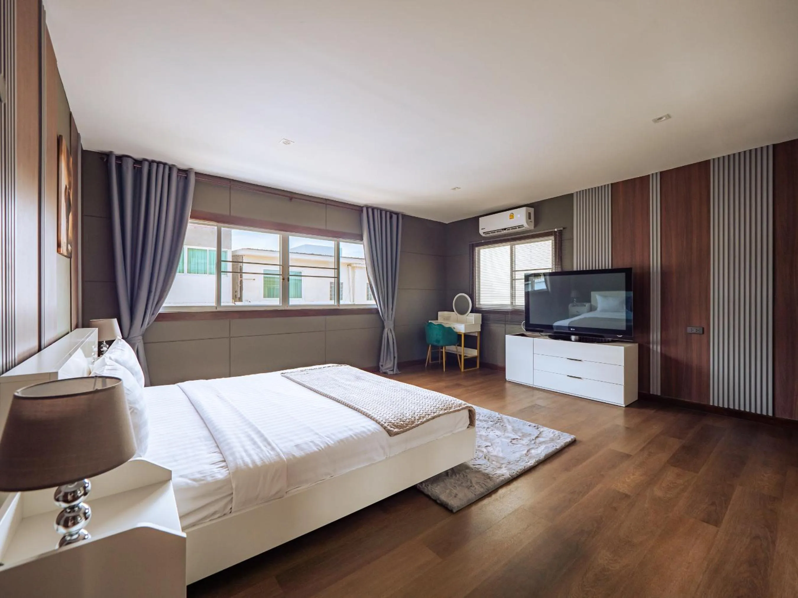 Bedroom, Bed in Grand Orlov Apart Hotel