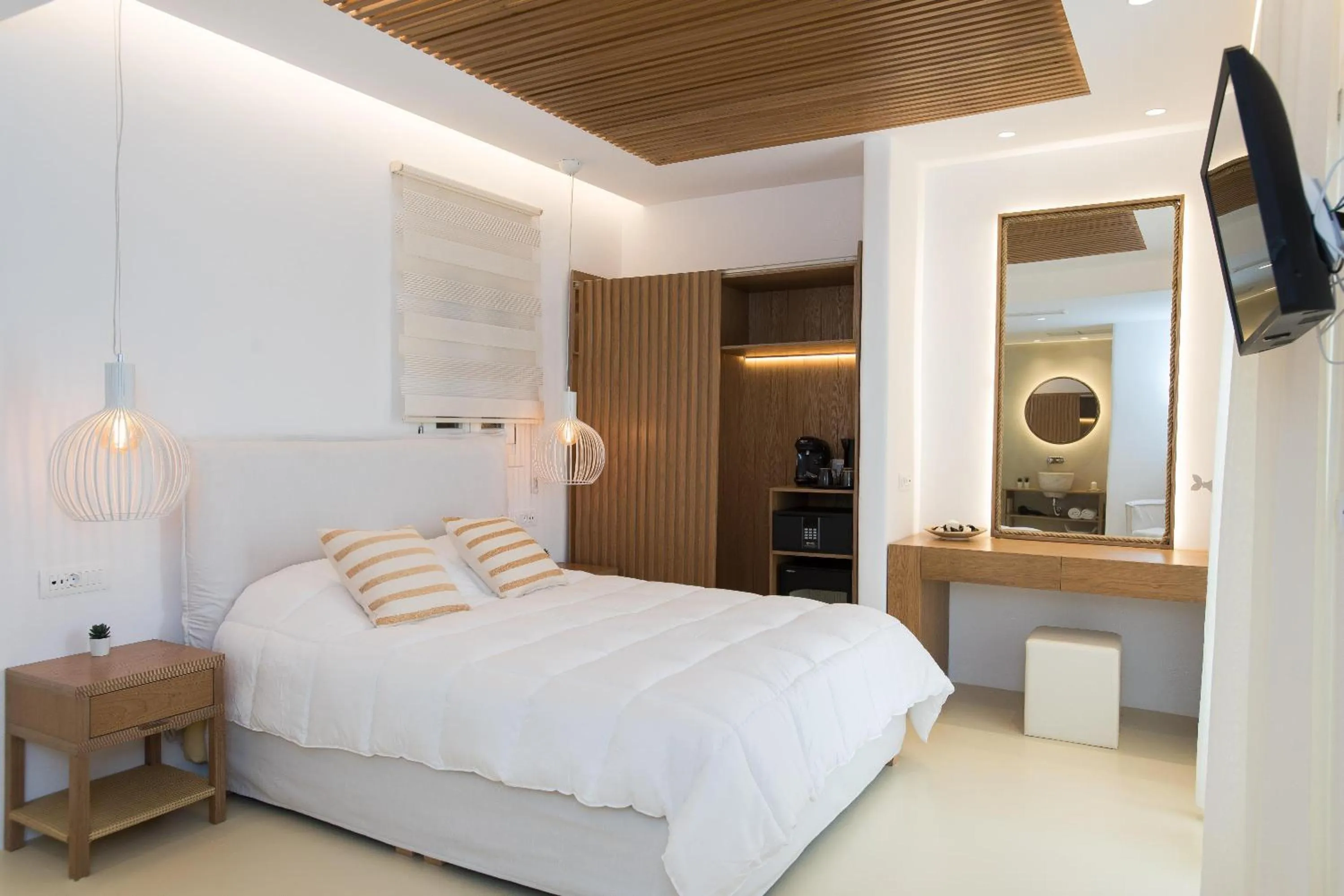 Bed in Elit Suites Mykonos