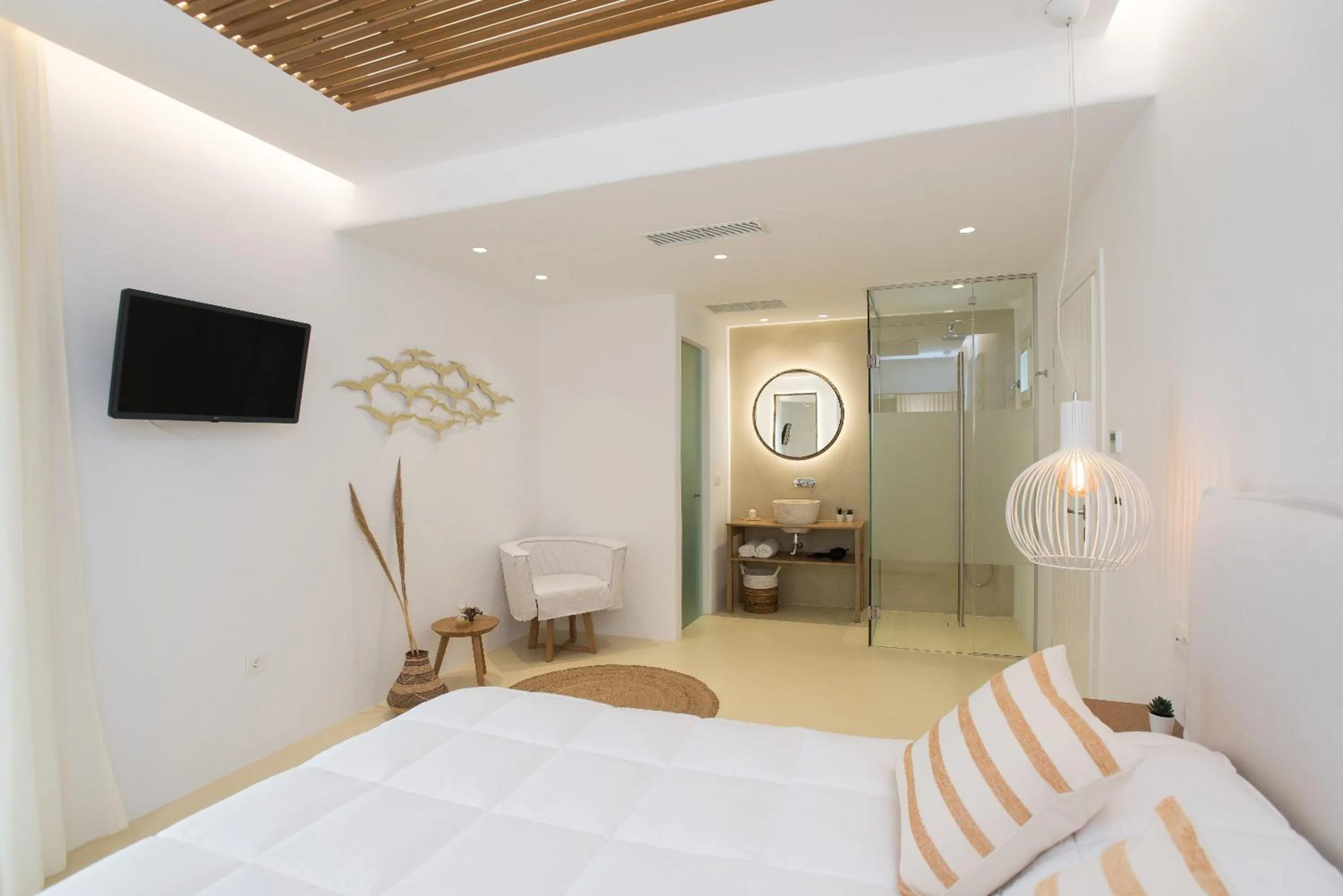 Bed in Elit Suites Mykonos