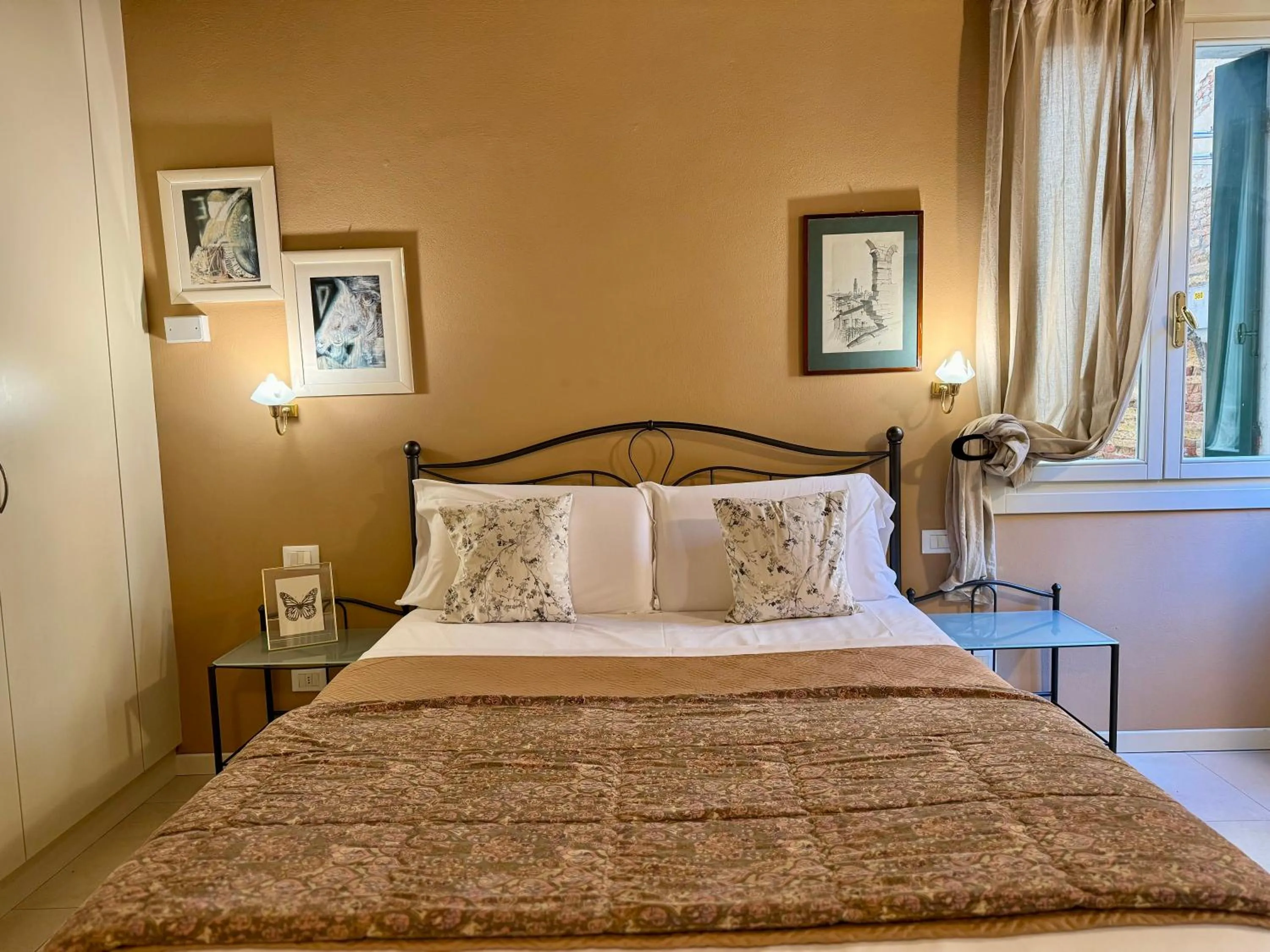 Bed in First Dream Venice