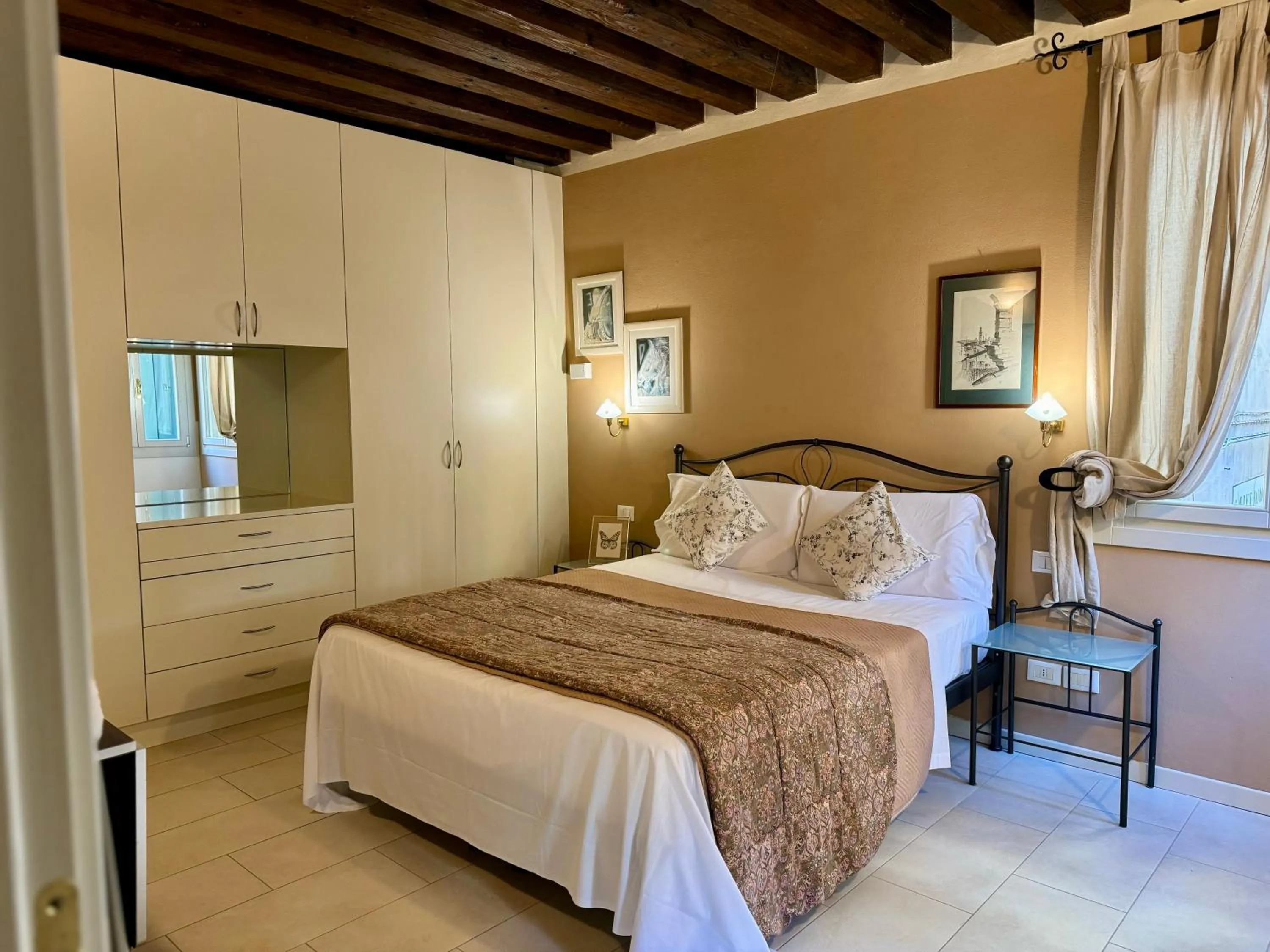 Bed in First Dream Venice