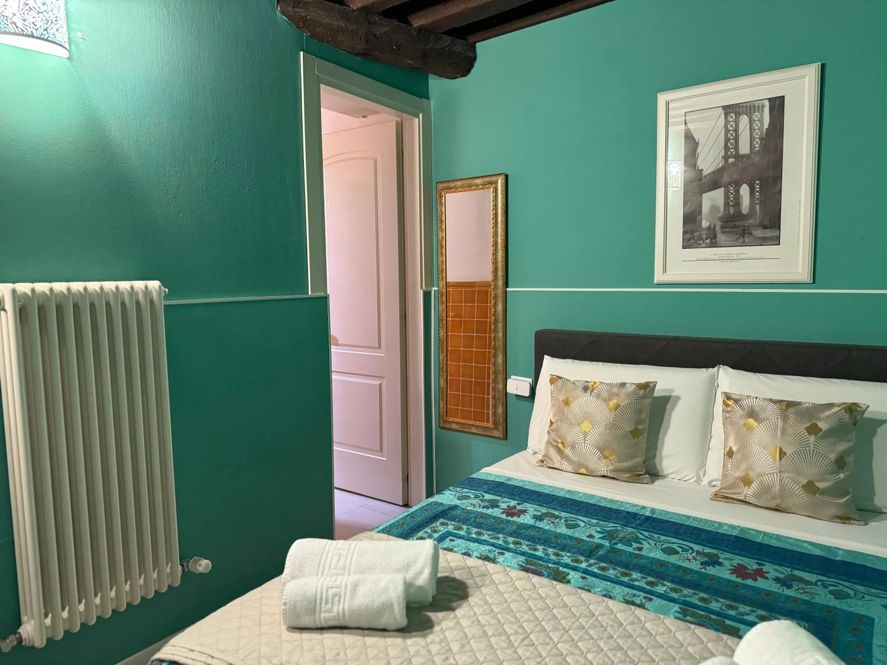 internet, Bed in First Dream Venice