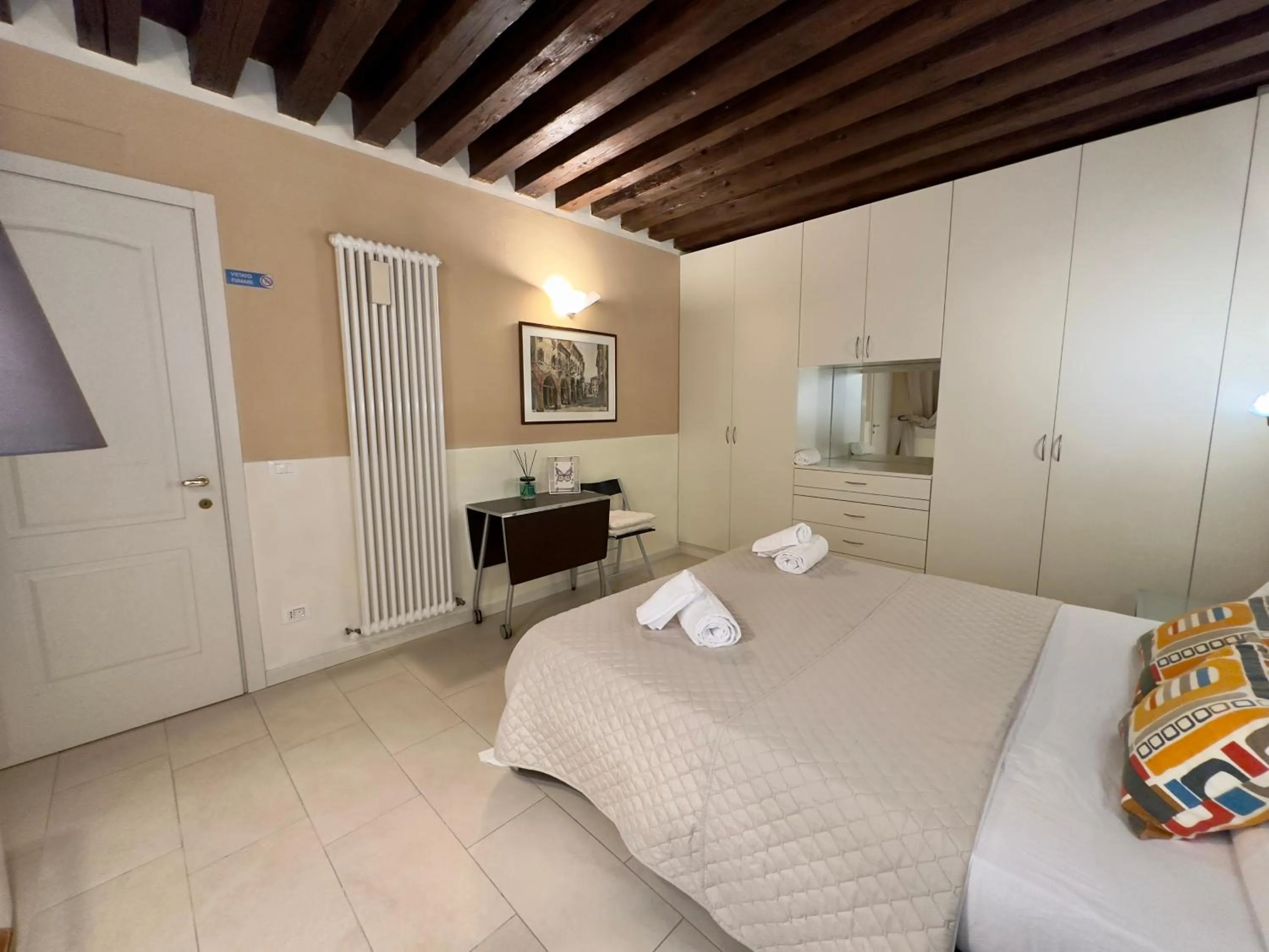 Photo of the whole room, Bed in First Dream Venice
