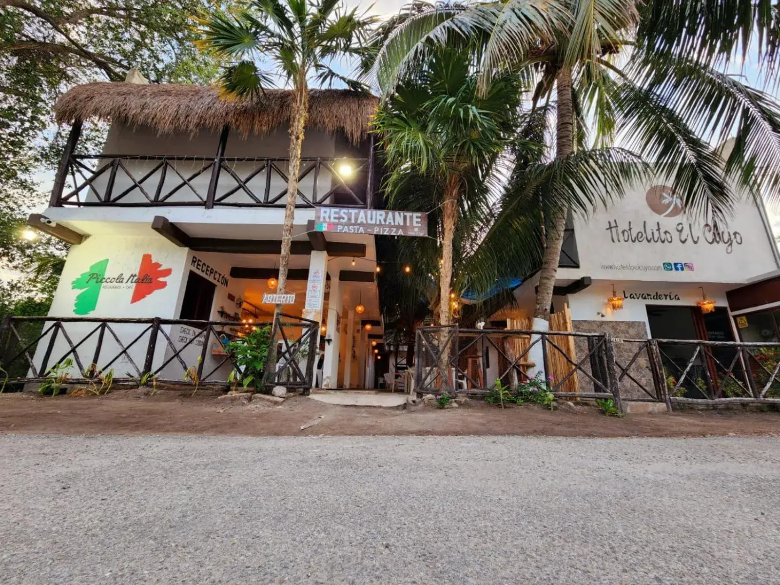 Hotelito El Cuyo Hotelito El Cuyo