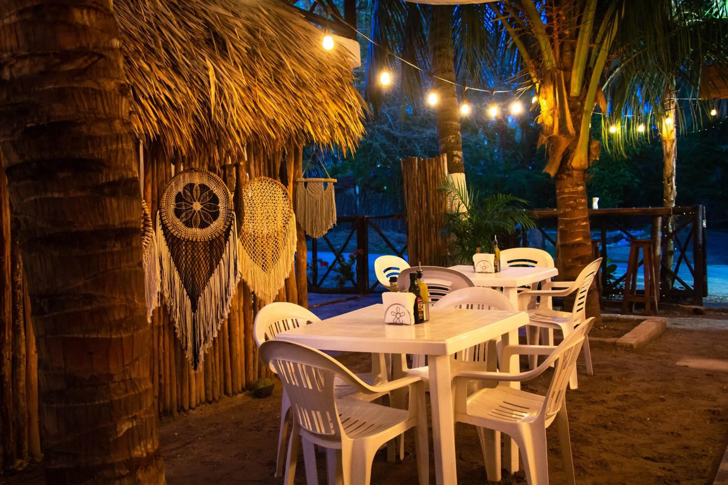 Restaurant/places to eat in Hotelito El Cuyo